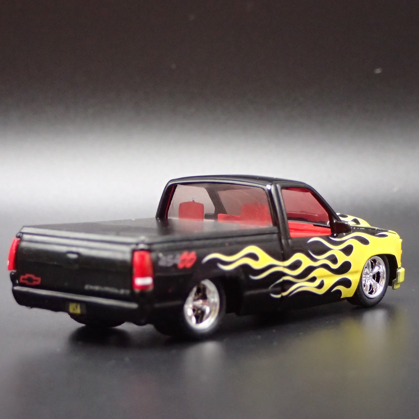 1993 93 CHEVY CHEVROLET C1500 SS 454 PICKUP TRUCK 1:64 SCALE DIECAST MODEL CAR
