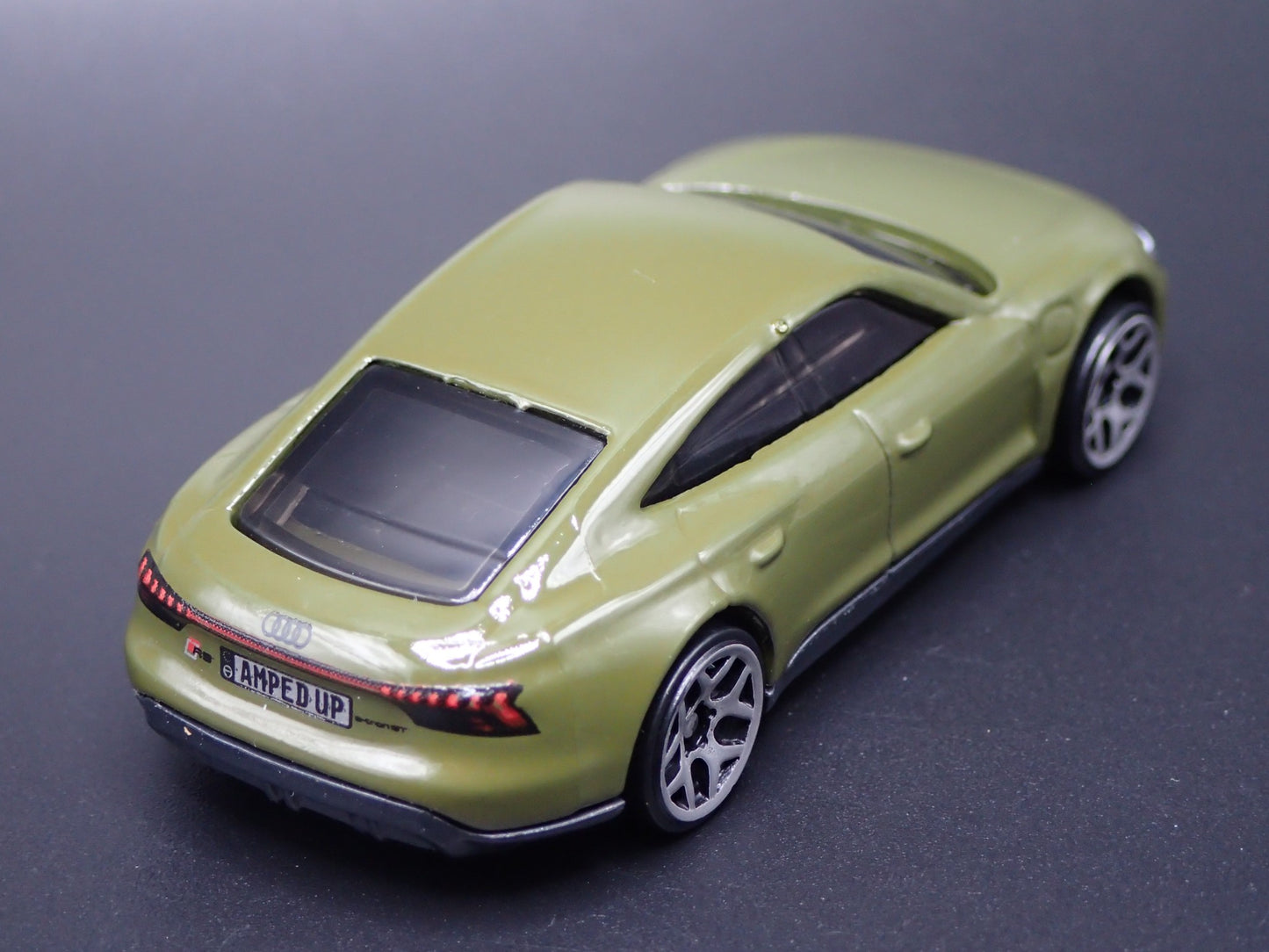 2021-2025 AUDI RS E TRON GT GREEN 1:64 SCALE COLLECTIBLE DIECAST MODEL CAR
