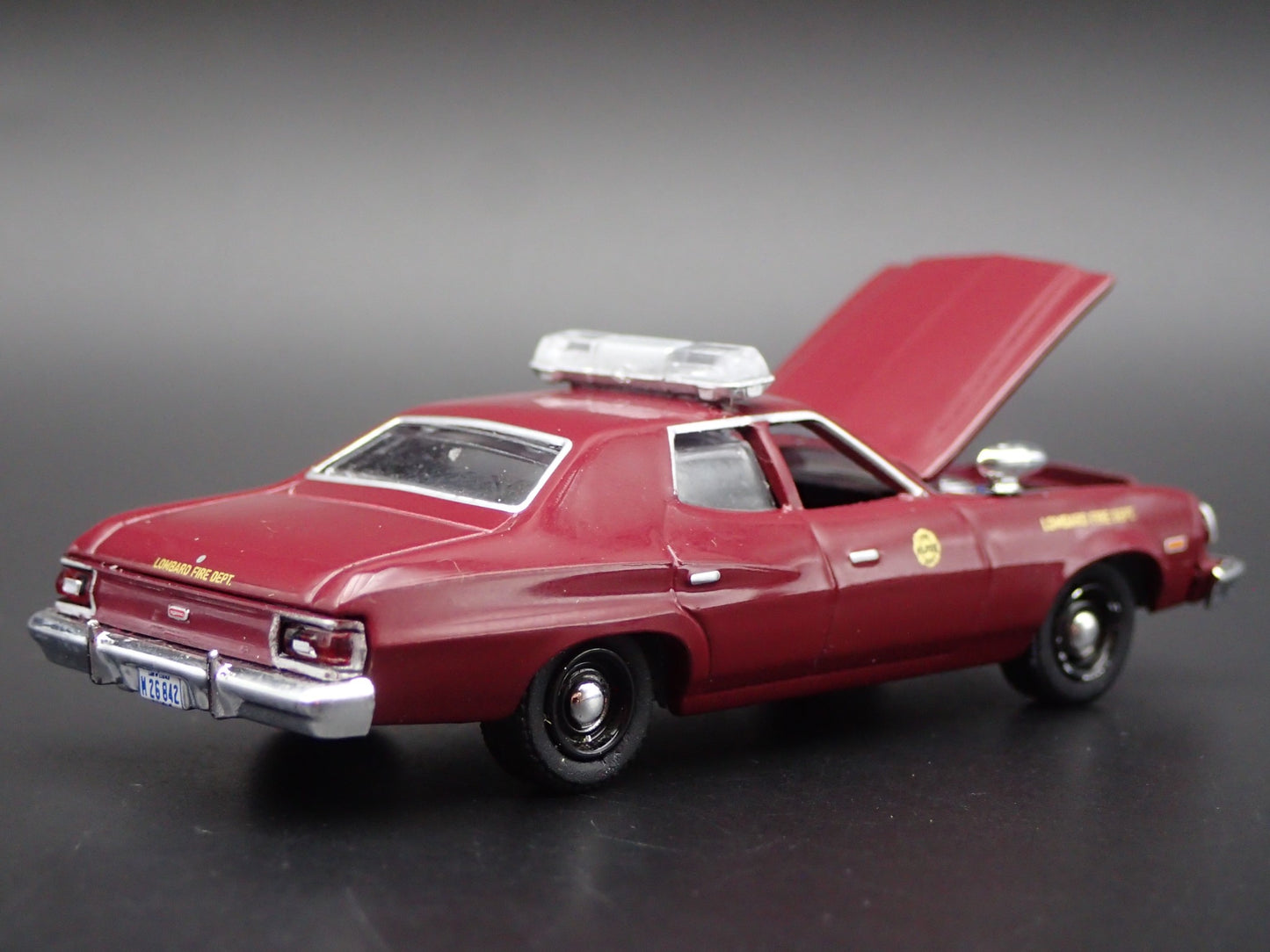 1976 76 FORD GRAN TORINO LOMBARD IL FIRE DEPARTMENT 1:64 SCALE DIECAST MODEL CAR