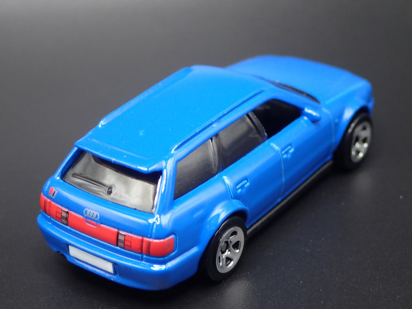 1994-1995 AUDI AVANT RS2 STATION WAGON BLUE 1/64 SCALE DIORAMA DIECAST MODEL CAR