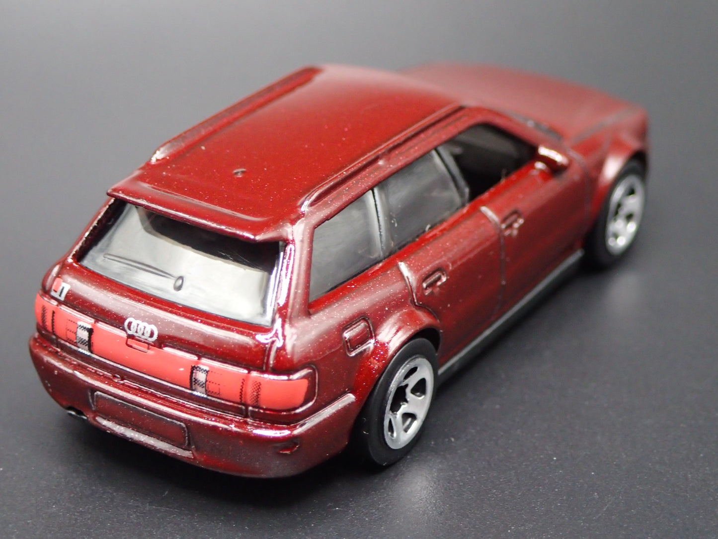 1994-1995 AUDI AVANT RS2 STATION WAGON BURG 1/64 SCALE DIORAMA DIECAST MODEL CAR