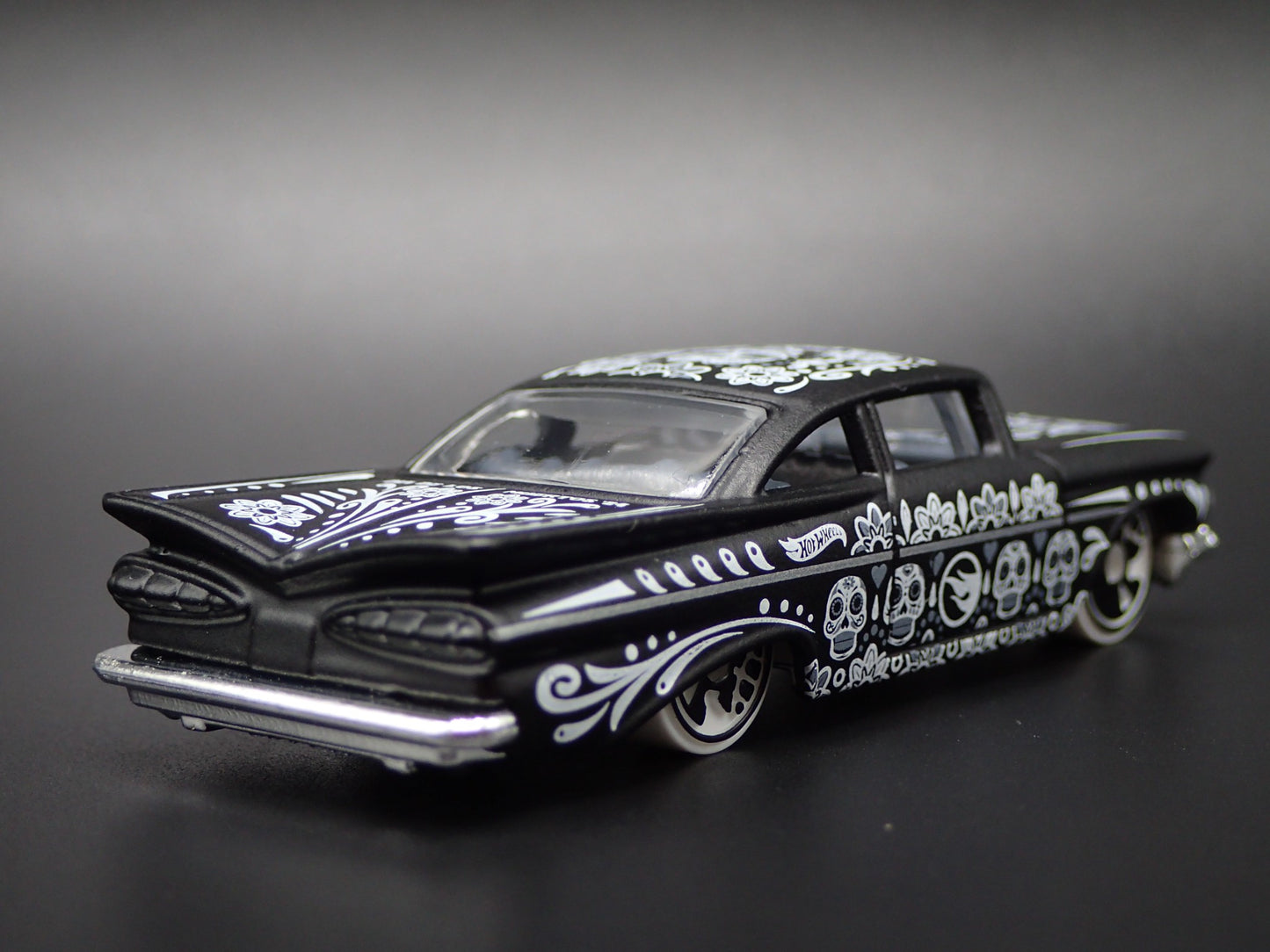 1959 59 CHEVY CHEVROLET IMPALA 1:64 SCALE COLLECTIBLE DIORAMA DIECAST MODEL CAR