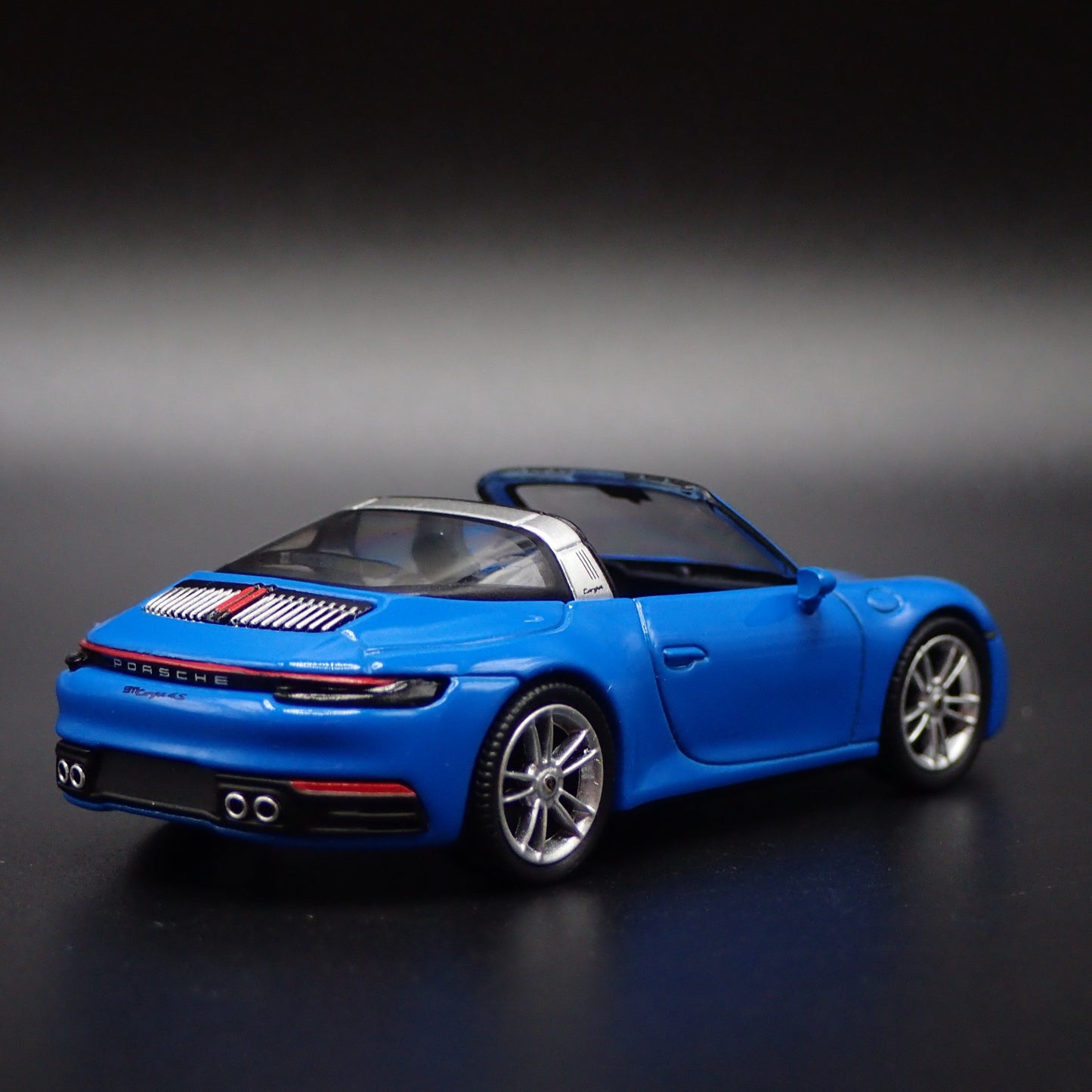 2018-2025 PORSCHE 911 TARGA 4S 992 BLUE 1:64 SCALE DIORAMA DIECAST MODEL CAR