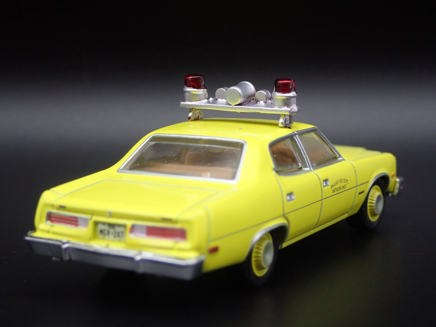 1977 77 AMC MATADOR DALLAS TEXAS FIRE DEPARTMENT 1:64 SCALE DIECAST MODEL CAR