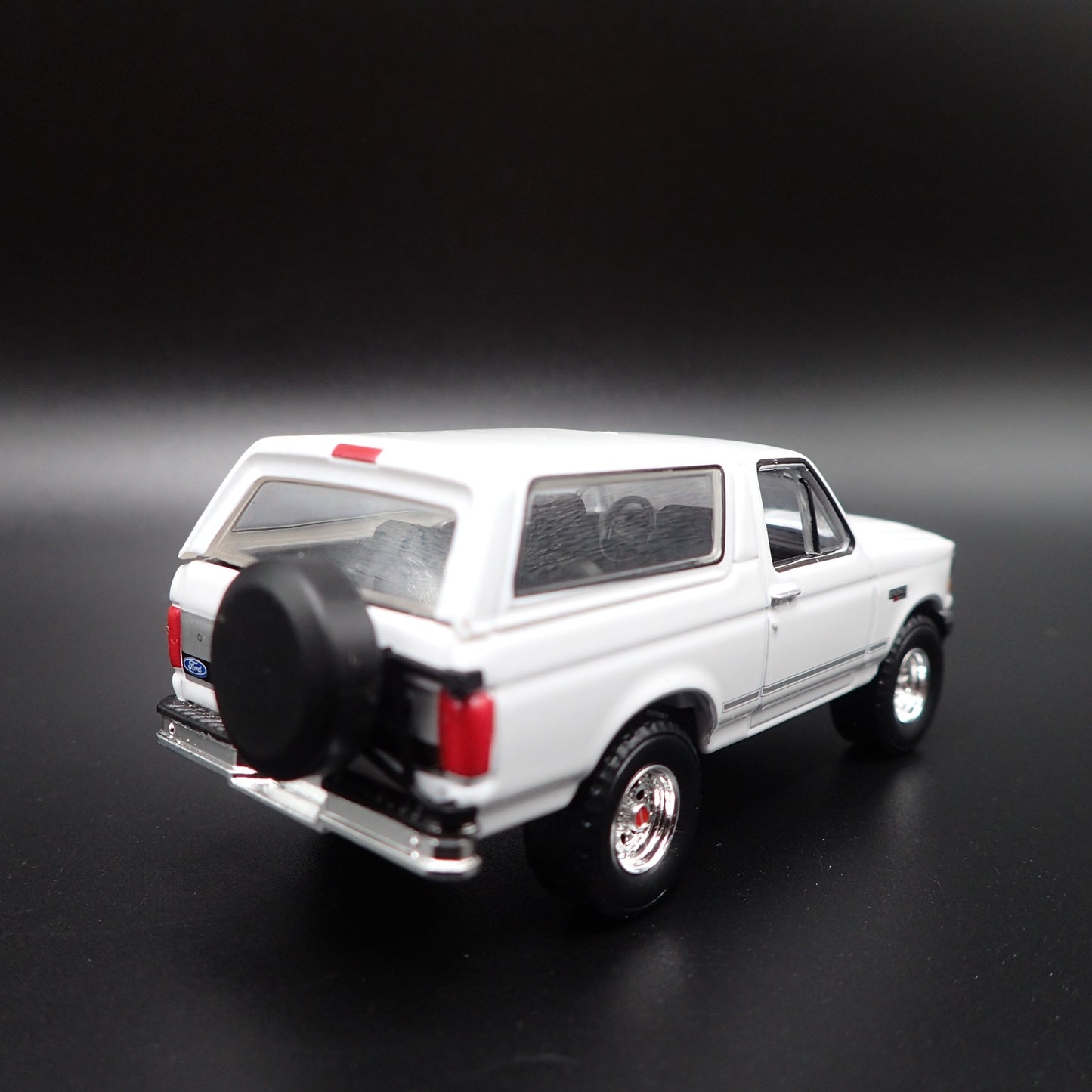1993 93 FORD BRONCO XLT OJ SIMPSON / AL COWLINGS 1:64 SCALE DIECAST MODEL CAR