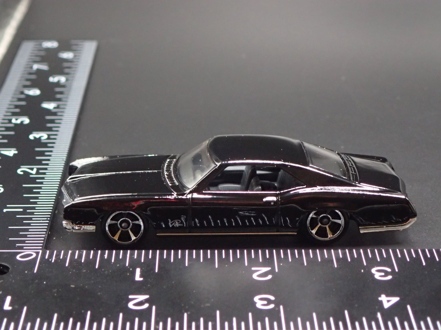 1966 66 BUICK RIVIERA BLACK 1:64 SCALE COLLECTIBLE DIORAMA DIECAST MODEL CAR