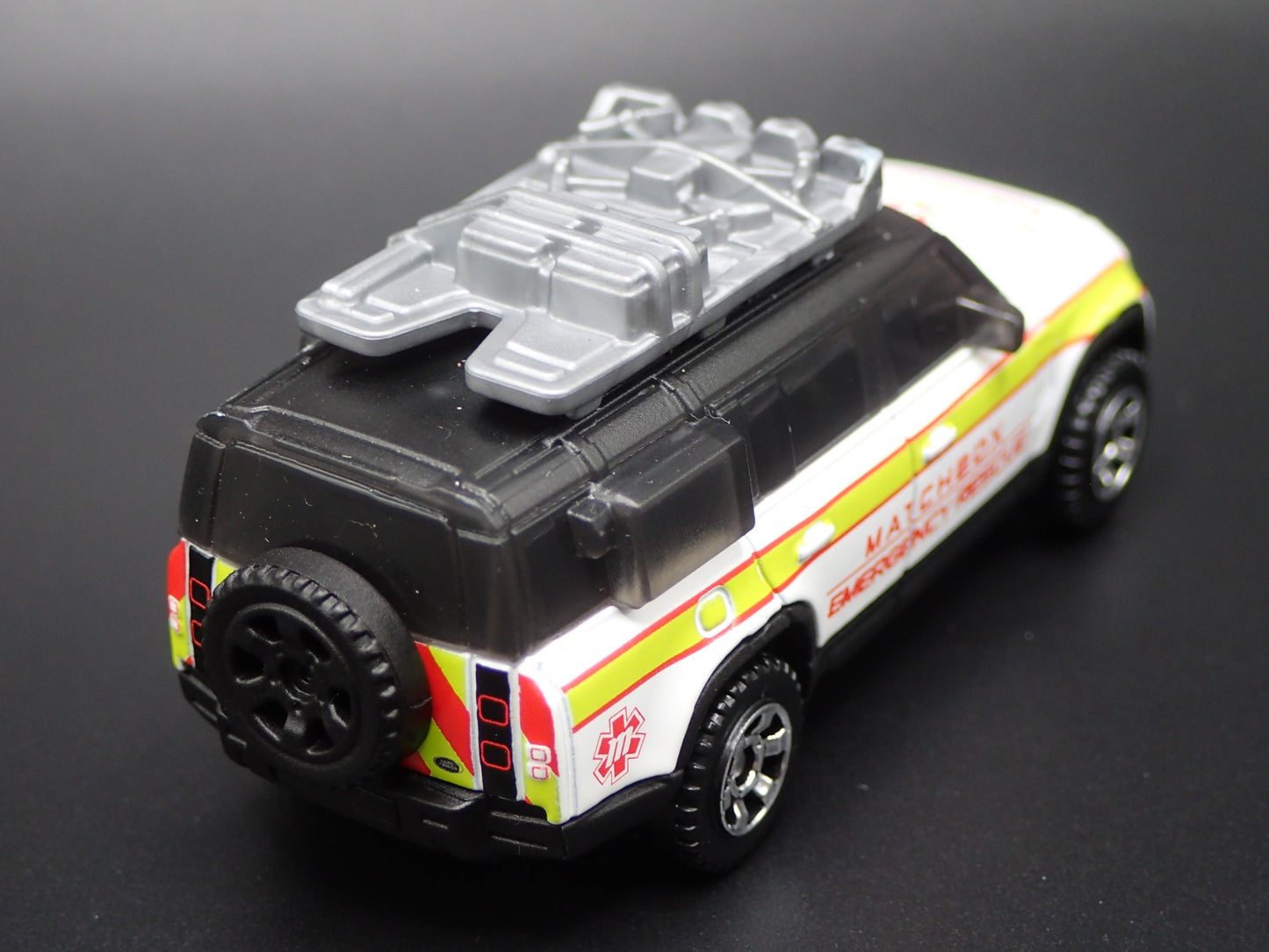 2020-2025 LAND ROVER DEFENDER 130 EMERGENCY RESCUE 1/64 SCALE DIECAST MODEL CAR