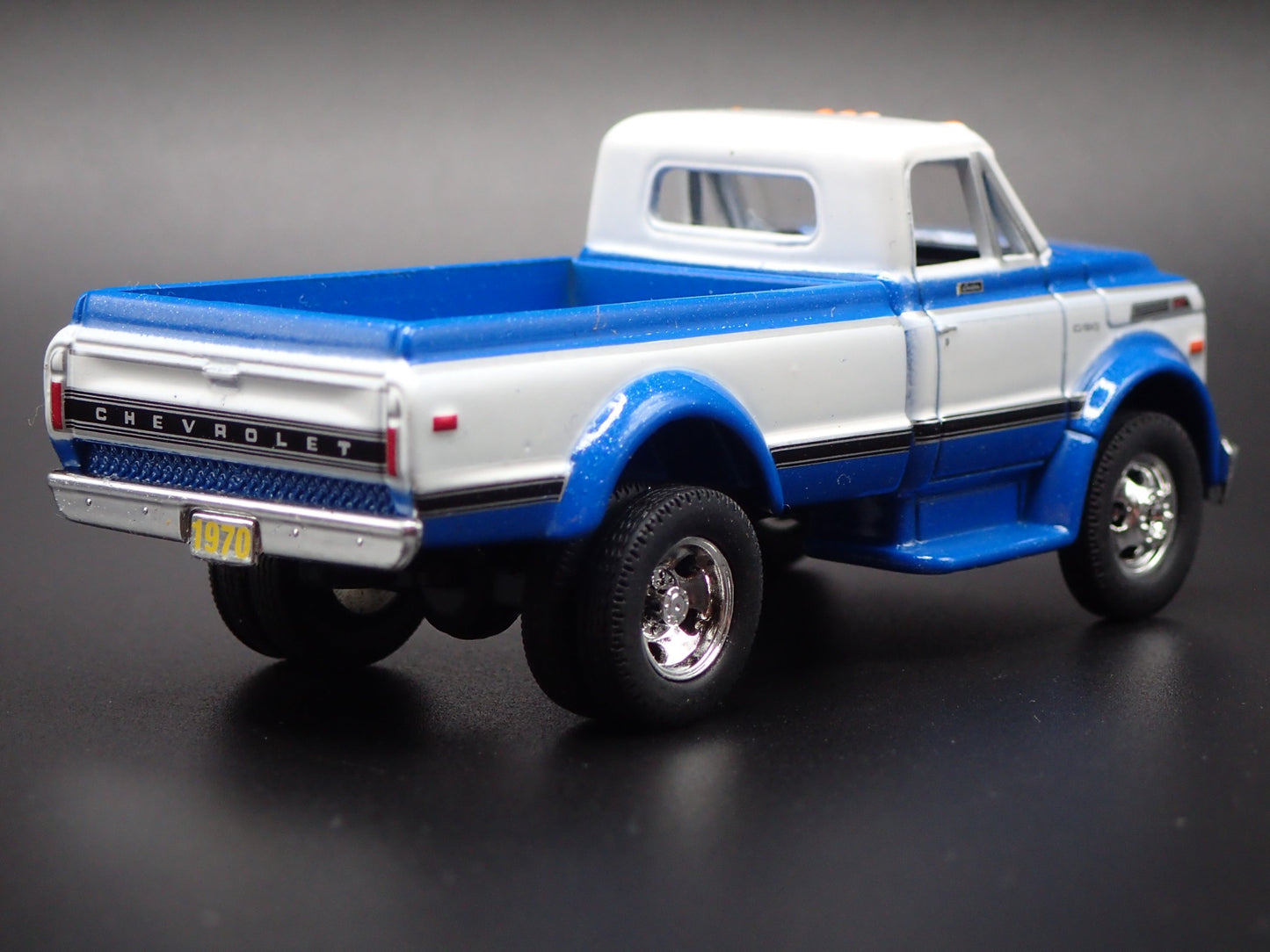 1970 70 CHEVY CHEVROLET C60 PICKUP TRUCK 1:64 SCALE DIORAMA DIECAST MODEL CAR