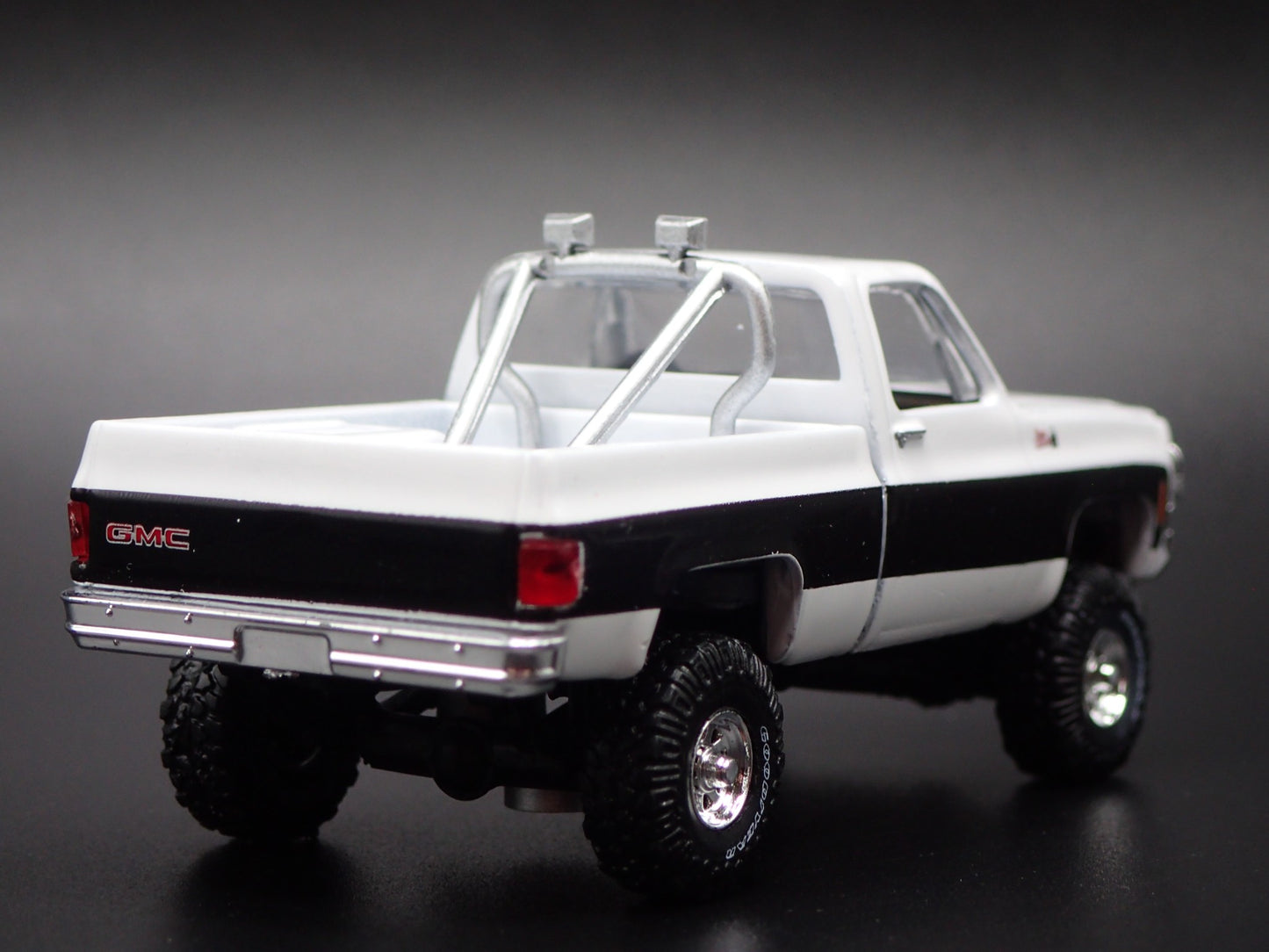1976 76 GMC SIERRA GRANDE 15 PICKUP TRUCK 4X4 SQUAREBODY 1/64 SCALE MODEL CAR