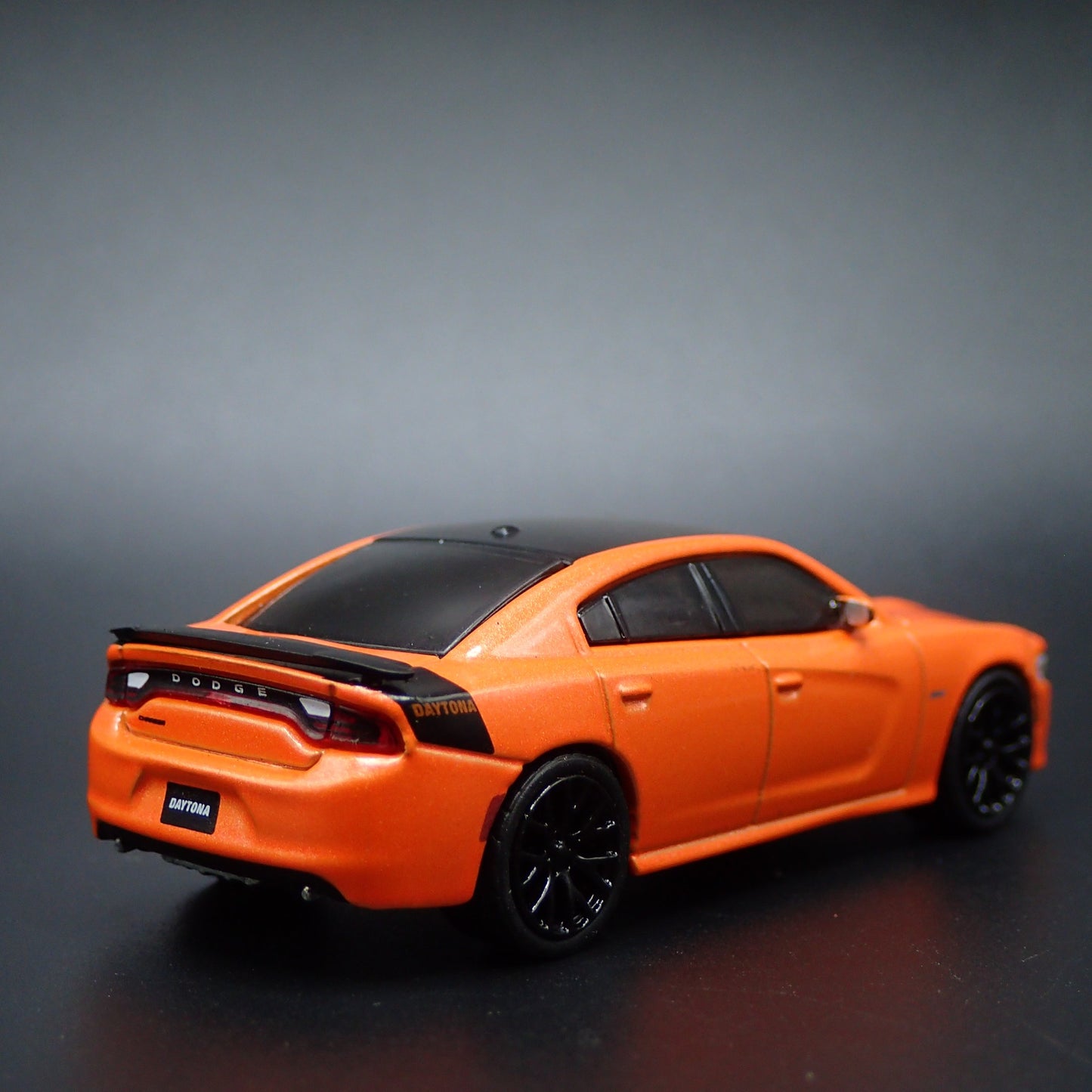 2018 18 DODGE CHARGER DAYTONA 392 1:64 SCALE COLLECTIBLE DIECAST MODEL CAR