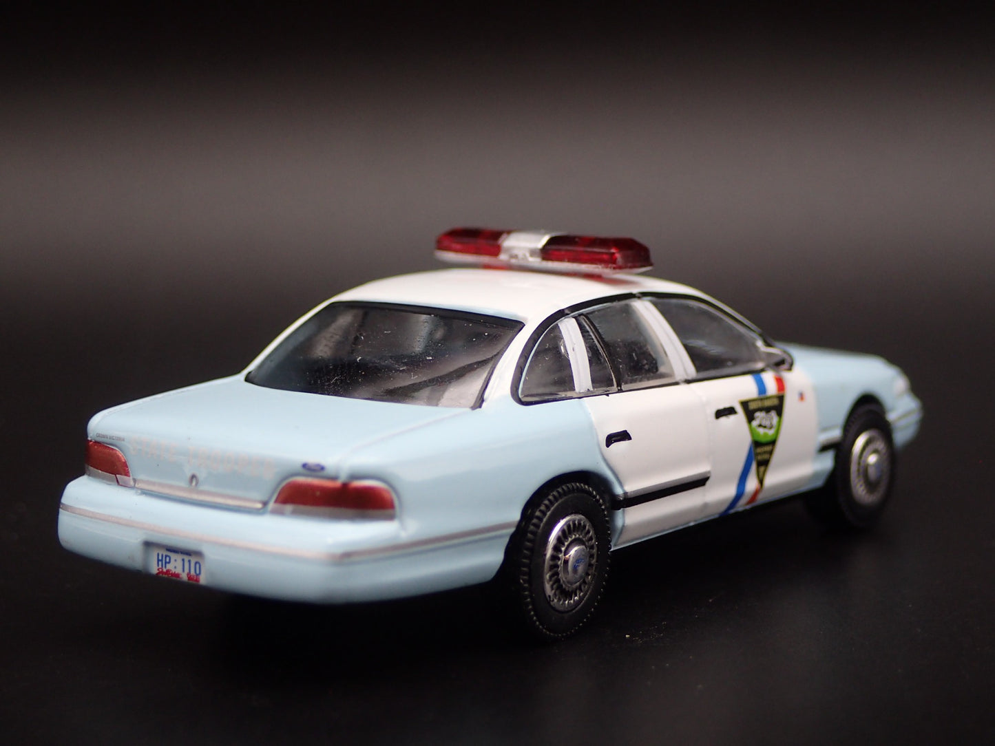 1992 92 FORD CROWN VICTORIA POLICE SOUTH DAKOTA HW 1:64 SCALE DIECAST MODEL CAR