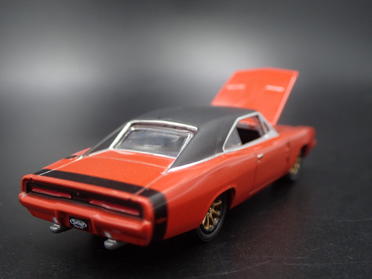 1969 69 DODGE CHARGER RT RARE 1:64 SCALE COLLECTIBLE DIORAMA DIECAST MODEL CAR-Burning Rubber Toy Company