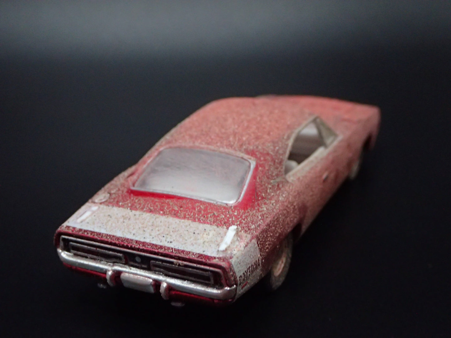 1969 69 DODGE CHARGER DAYTONA CUSTOM BARN FIND RARE 1:64 SCALE DIECAST MODEL CAR