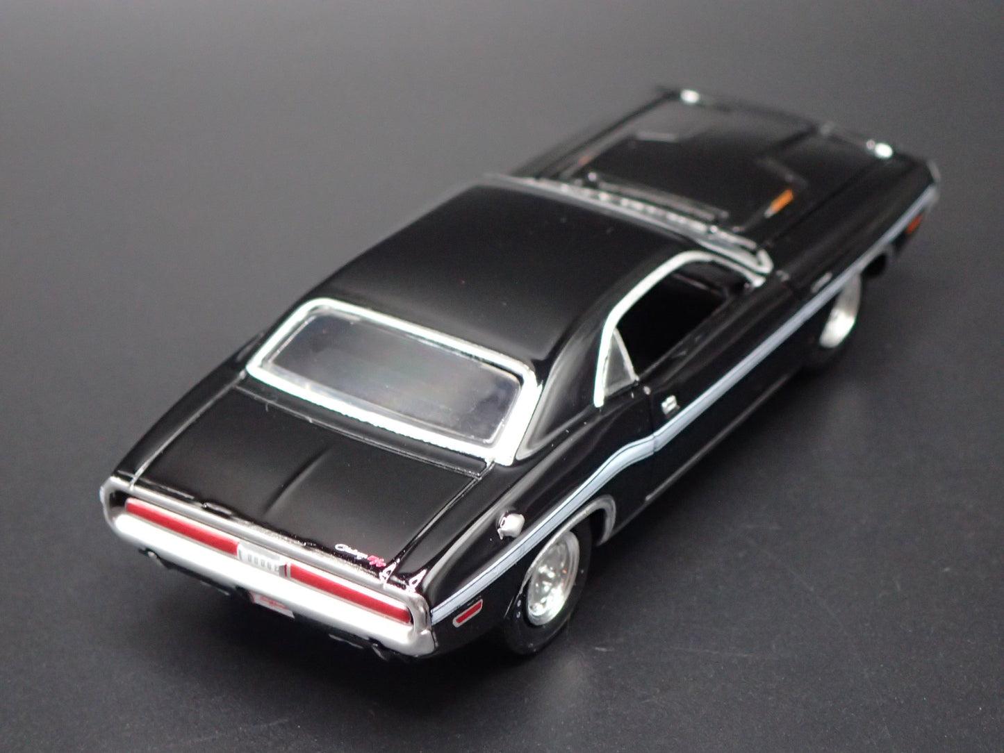 1970 70 DODGE CHALLENGER TA T/A 440 BLACK 1/64 SCALE DIORAMA DIECAST MODEL CAR