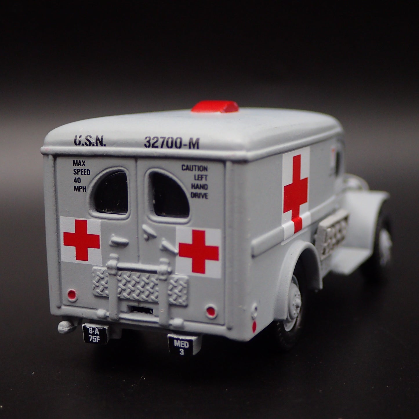 WWII GMC WC54 ARMY MILITARY AMBULANCE GRAY 1:64 SCALE DIORAMA DIECAST MODEL CAR