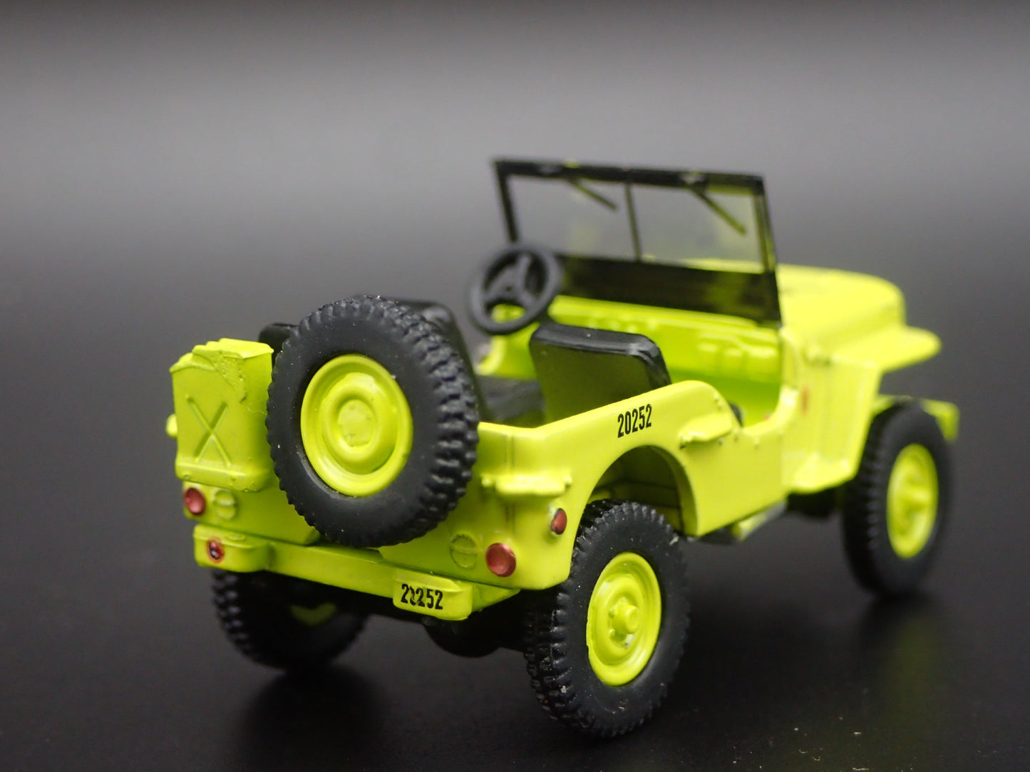 1941-1945 JEEP WILLYS SMOKEY BEAR GREEN 1:64 SCALE DIORAMA DIECAST MODEL CAR