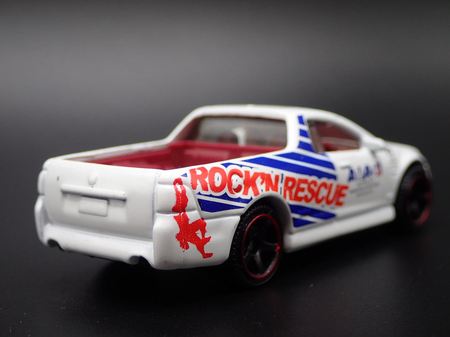 2007-2013 HOLDEN VE UTE SSV PICKUP TRUCK WHITE 1:64 SCALE DIECAST MODEL CAR