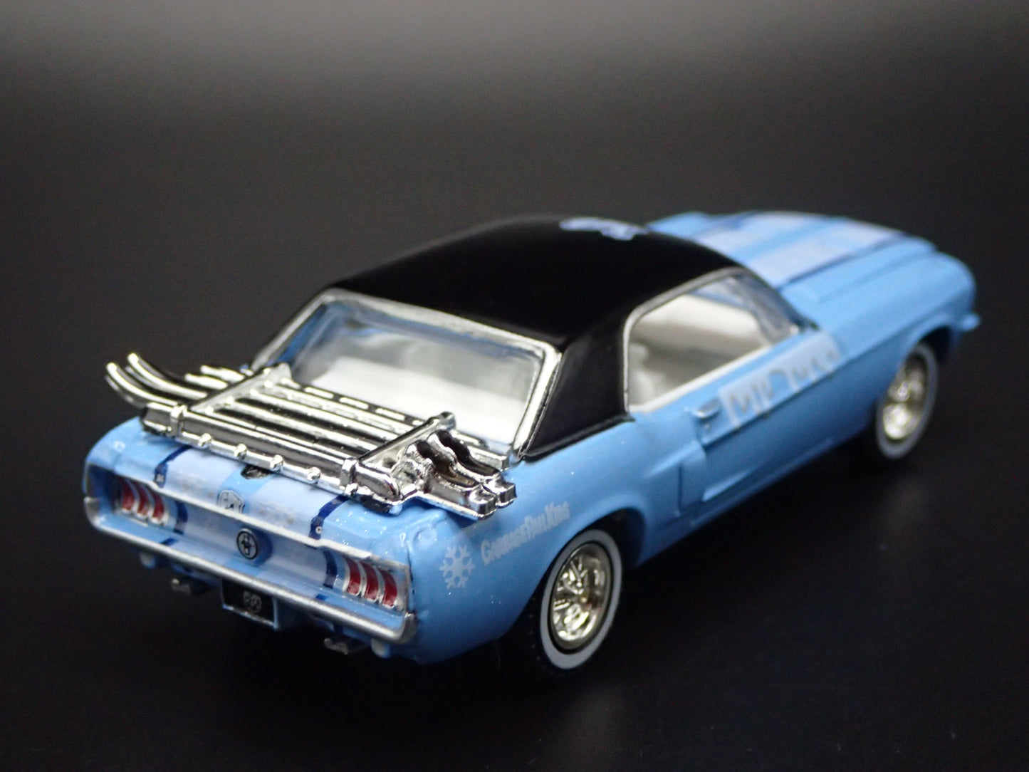 1967 67 FORD MUSTANG COUPE GPK 1:64 SCALE COLLECTIBLE DIORAMA DIECAST MODEL CAR