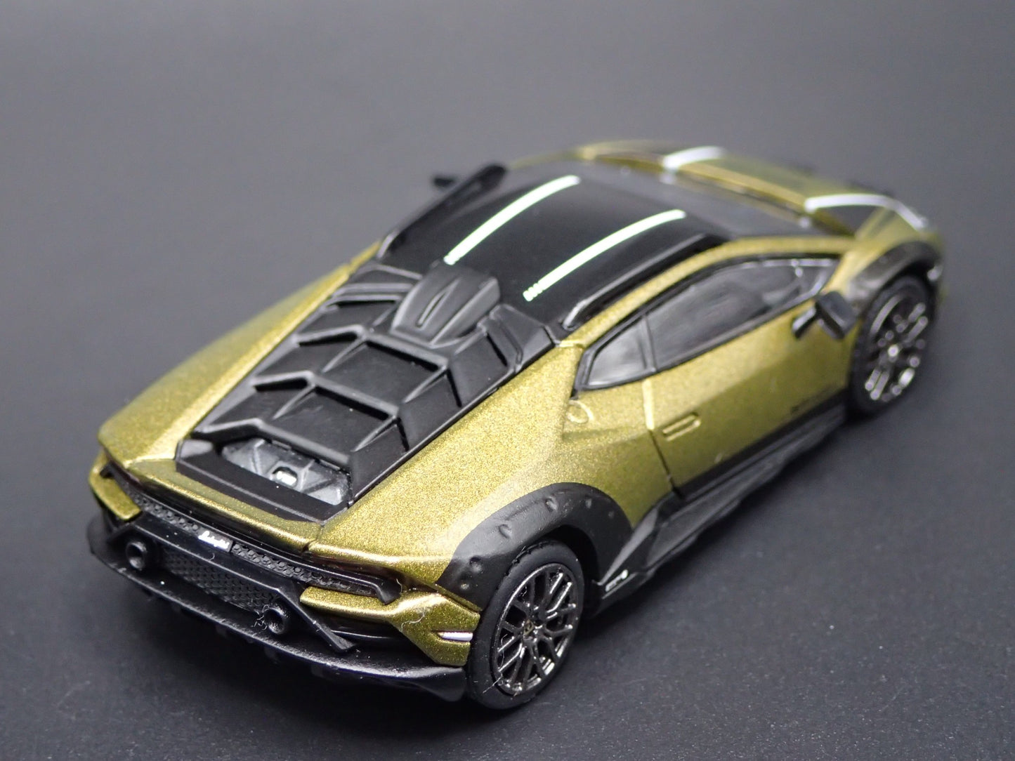 2023-2024 LAMBORGHINI HURACAN STERRATO SUPER CAR 1:64 SCALE DIECAST MODEL CAR