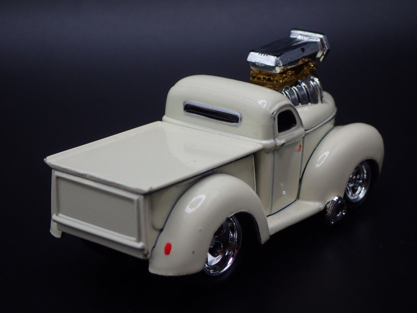 1940 40 WILLYS GASSER PICKUP w BLOWER WHITE 1:64 SCALE DIORAMA DIECAST MODEL CAR