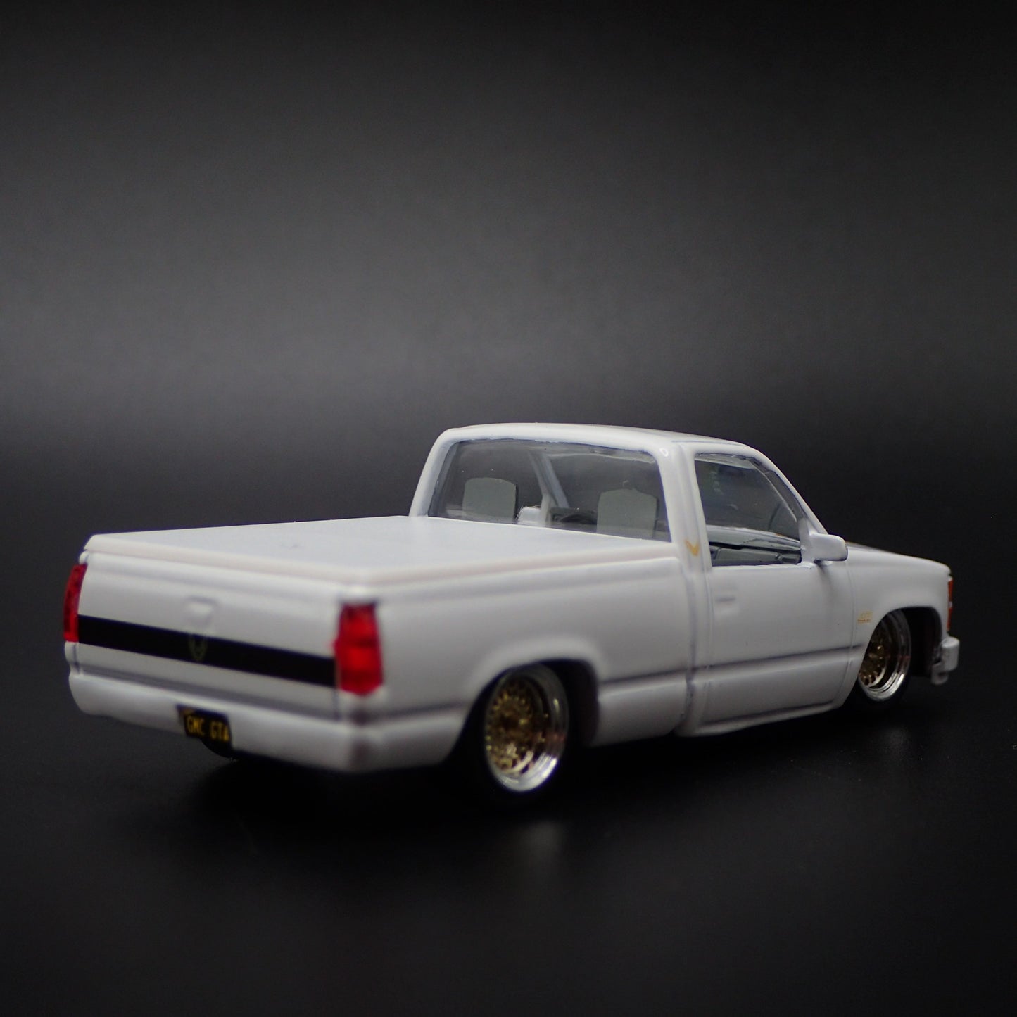 1988 88 GMC SIERRA 1500 PICKUP TRUCK SQUAREBODY OBS 1/64 SCALE DIECAST MODEL CAR
