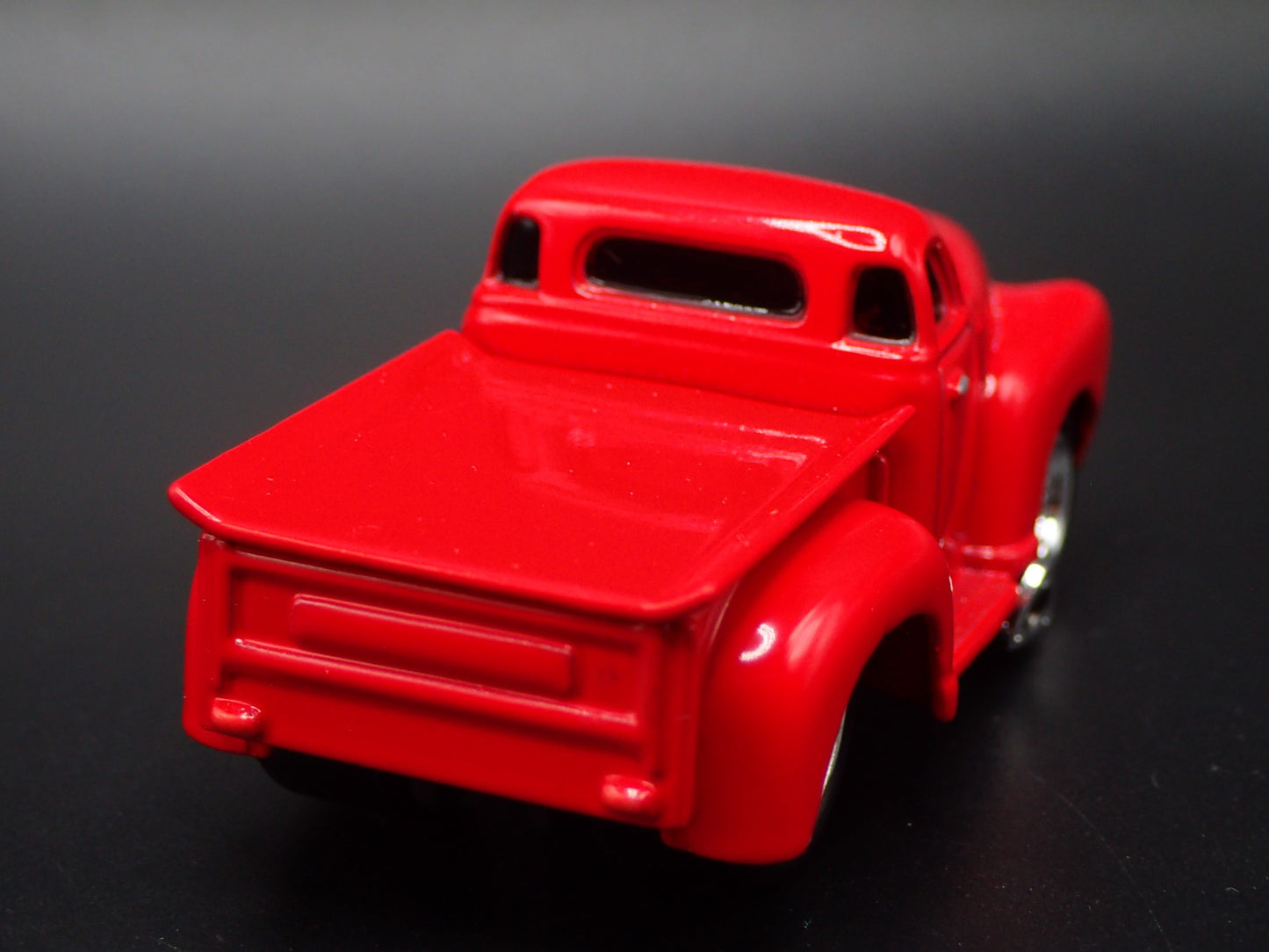 1953 53 CHEVY CHEVROLET PICKUP TRUCK RED 1:64 SCALE DIORAMA DIECAST MODEL CAR
