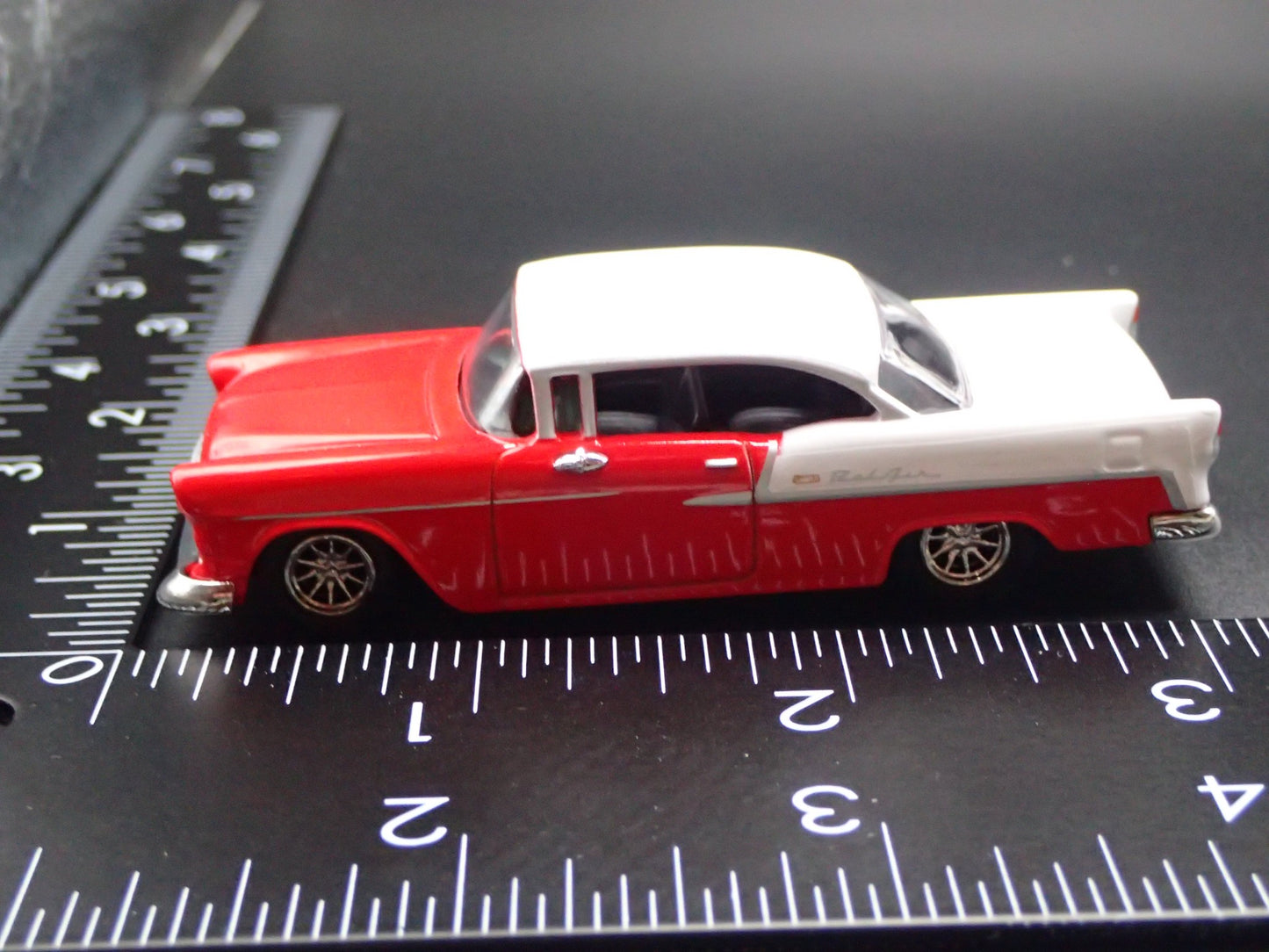 1955 55 CHEVY CHEVROLET BEL AIR RED 1:64 SCALE DIORAMA DIECAST MODEL CAR