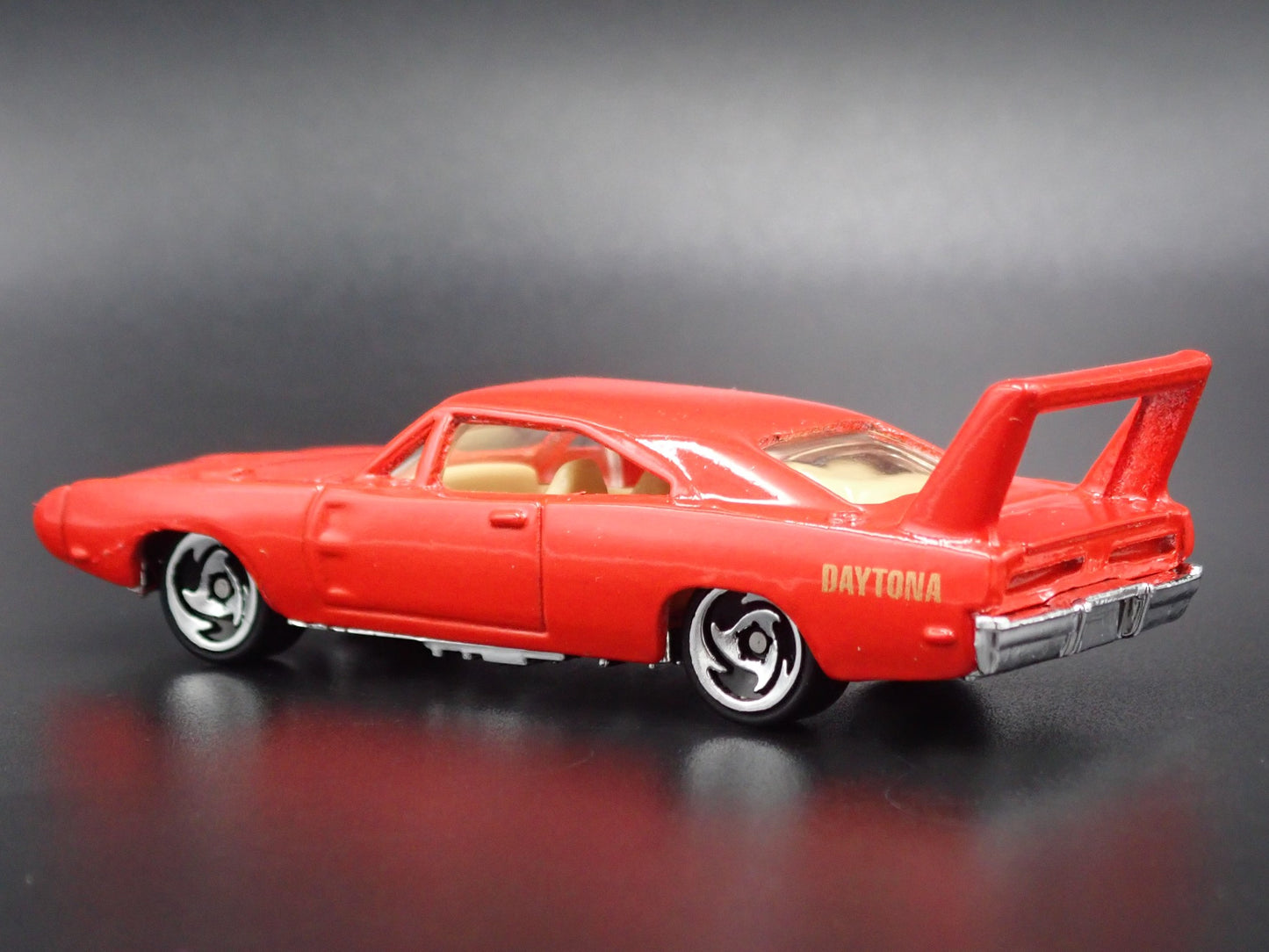 1969 69 DODGE CHARGER DAYTONA RED 1:64 SCALE COLLECTIBLE DIECAST MODEL CAR