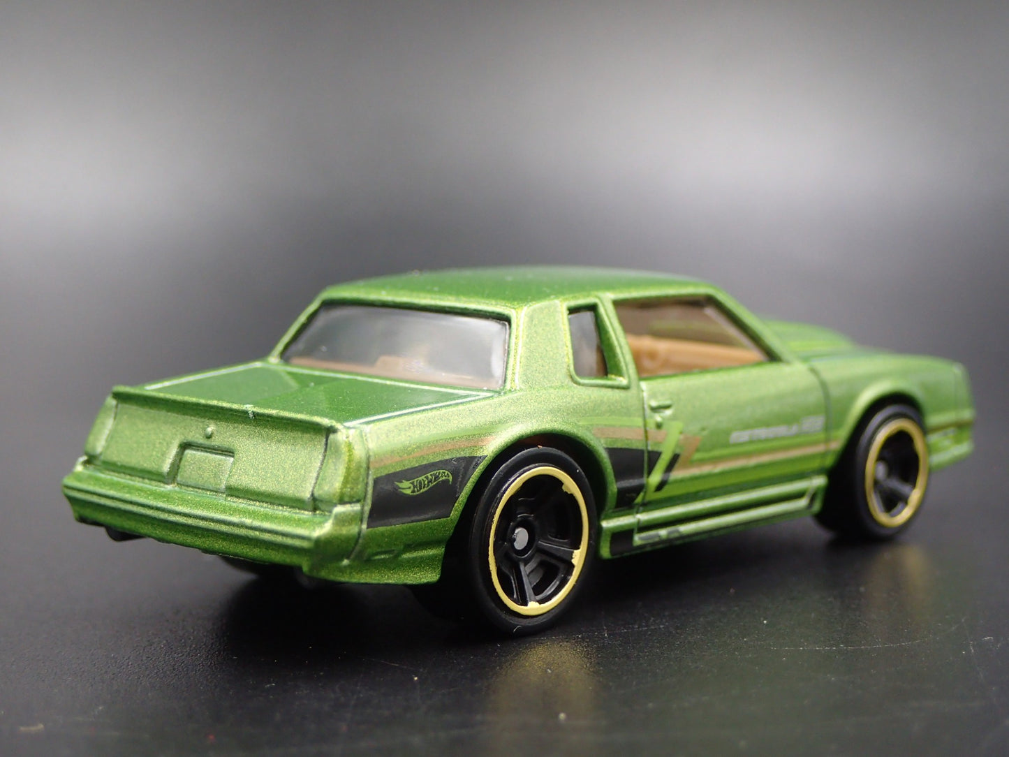 1986 86 CHEVY CHEVROLET MONTE CARLO SS RARE 1/64 SCALE DIORAMA DIECAST MODEL CAR