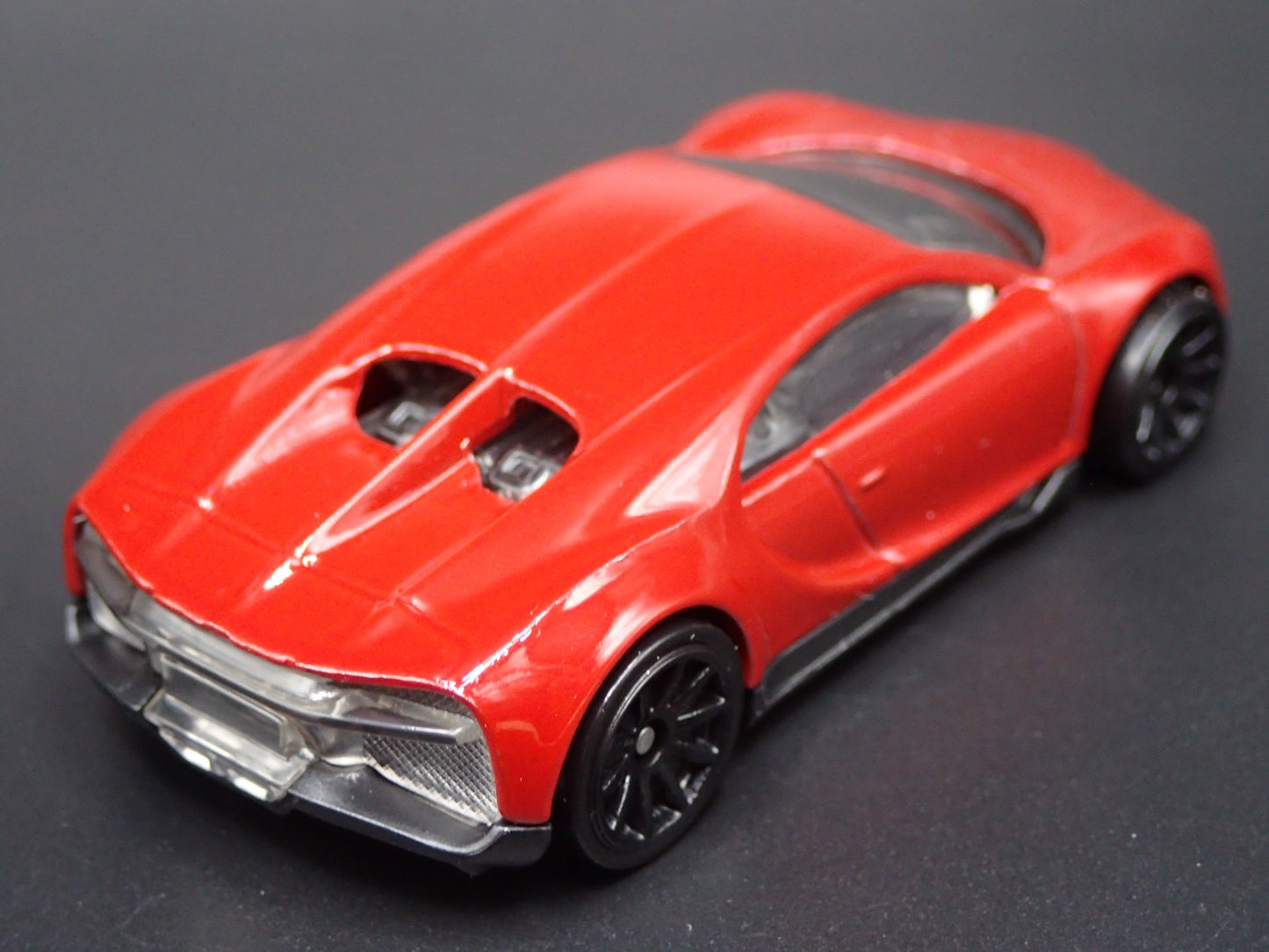 2016-2024 BUGATTI CHIRON SUPER CAR RED 1:64 SCALE DIORAMA DIECAST MODEL CAR