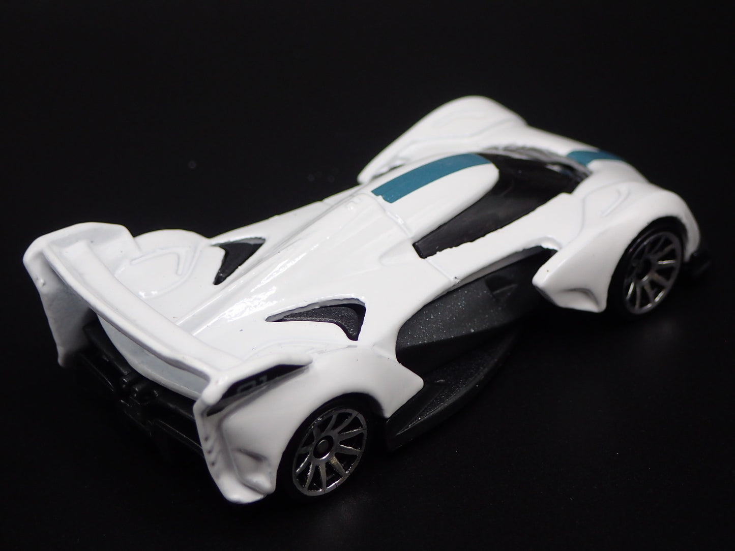 2022 23 MCLAREN SOLUS GT SUPER CAR WHITE 1:64 SCALE DIORAMA DIECAST MODEL CAR
