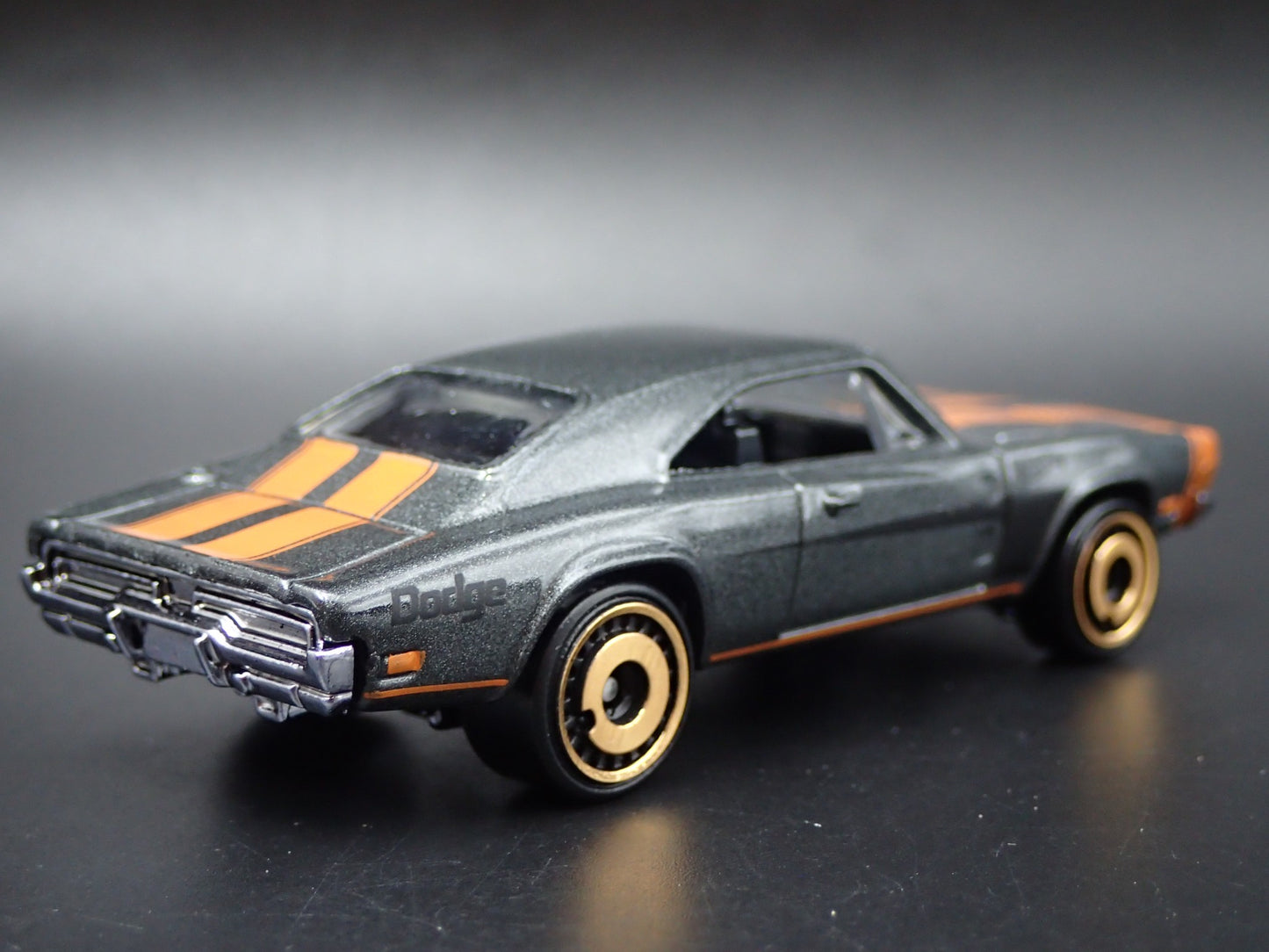 1969 69 DODGE CHARGER 500 GRAY 1:64 SCALE COLLECTIBLE DIORAMA DIECAST MODEL CAR
