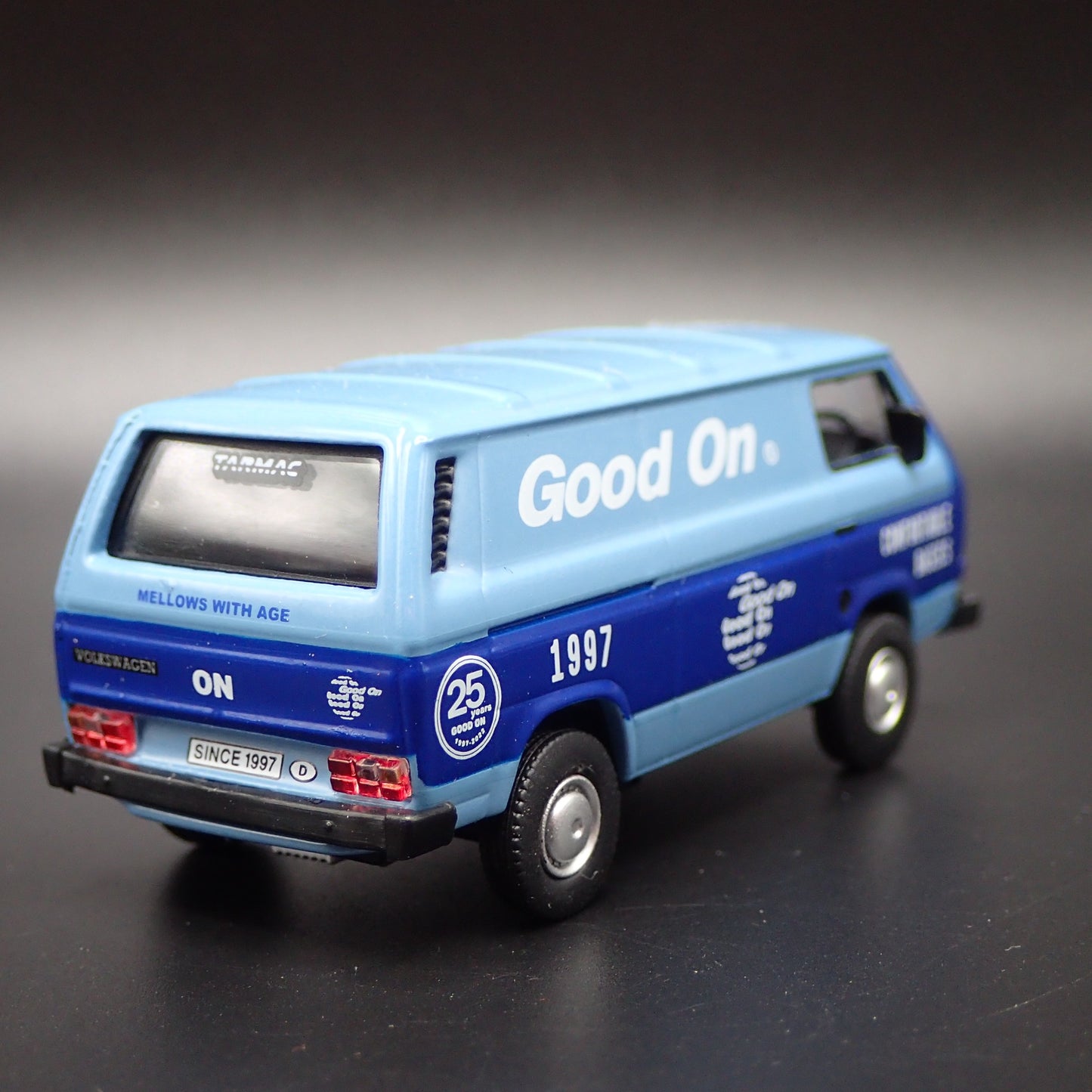 1979-1992 VW VOLKSWAGEN TYPE 2 T3 PANEL VAN GOOD ON 1:64 SCALE DIECAST MODEL CAR
