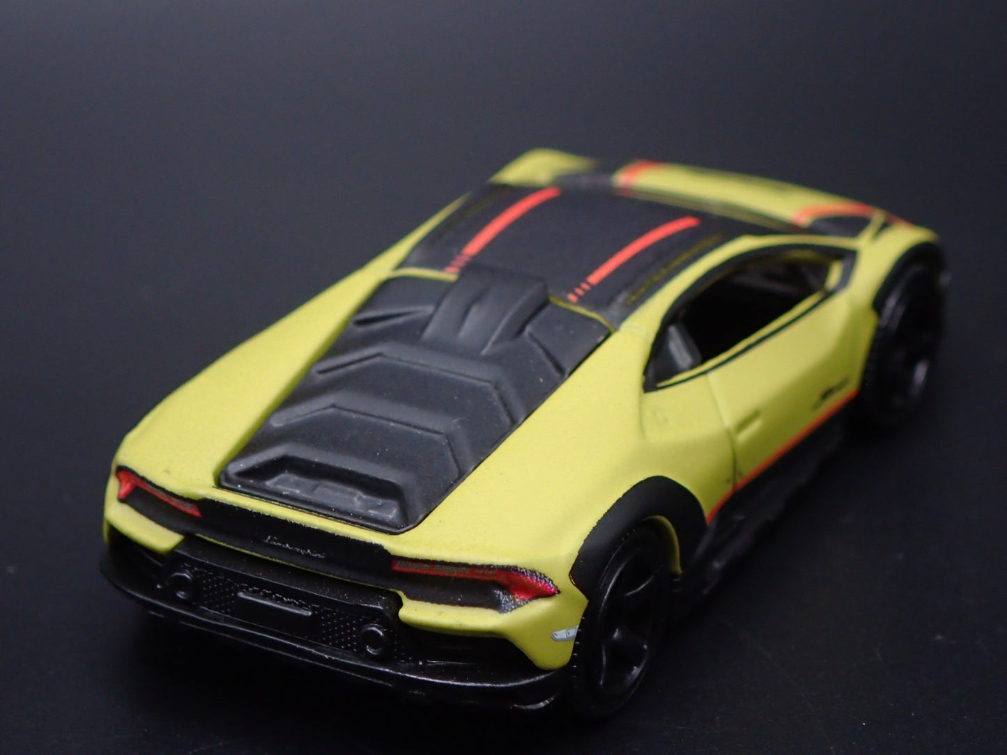 2023-2024 LAMBORGHINI HURACAN STERRATO SUPER CAR 1:64 SCALE DIECAST MODEL CAR