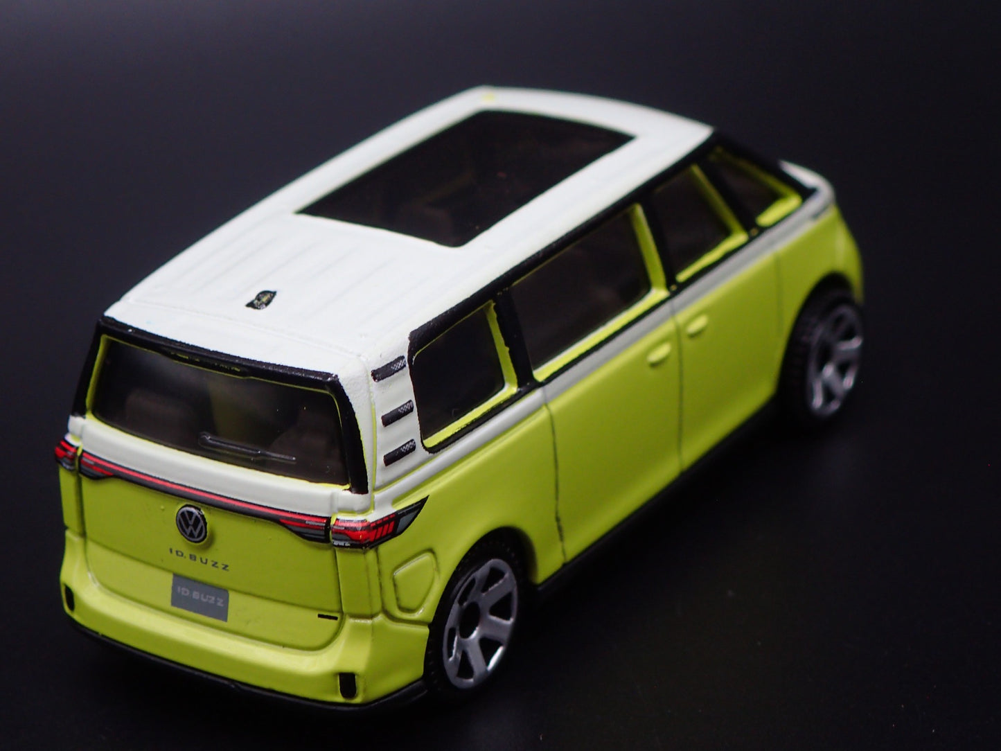 2025 25 VW VOLKSWAGEN ID BUZZ ELECTRIC CAR YELLOW 1:64 SCALE DIECAST MODEL CAR