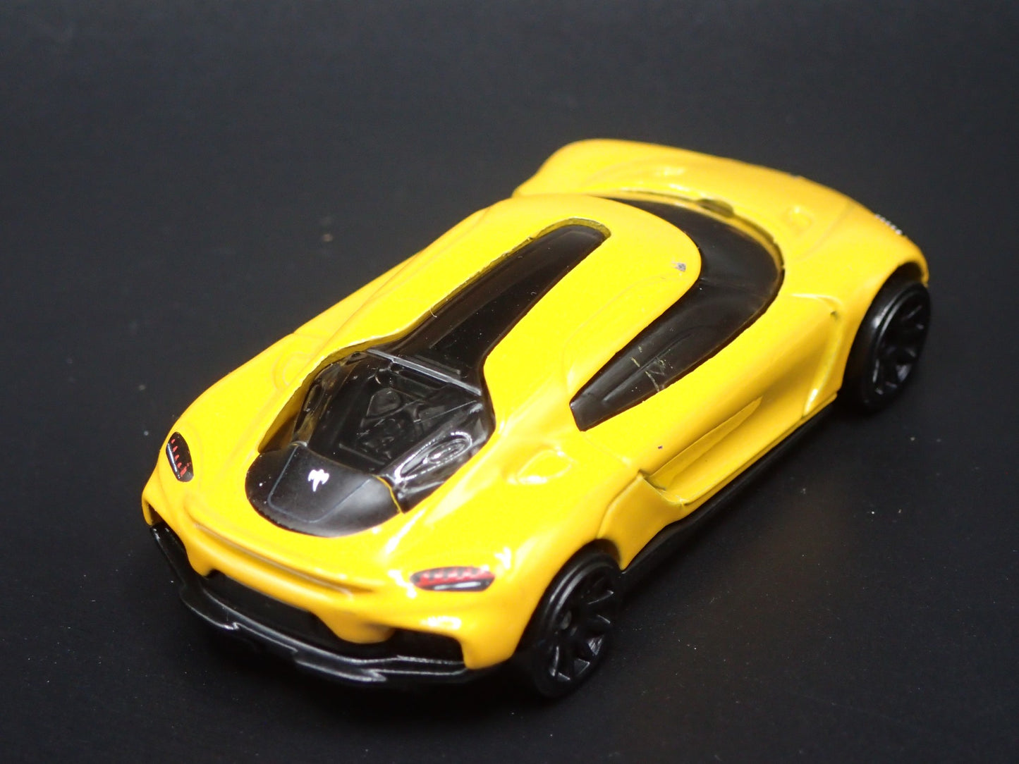 2024-2025 KOENIGSEGG GEMERA SUPER CAR YELLOW 1:64 SCALE DIECAST MODEL CAR