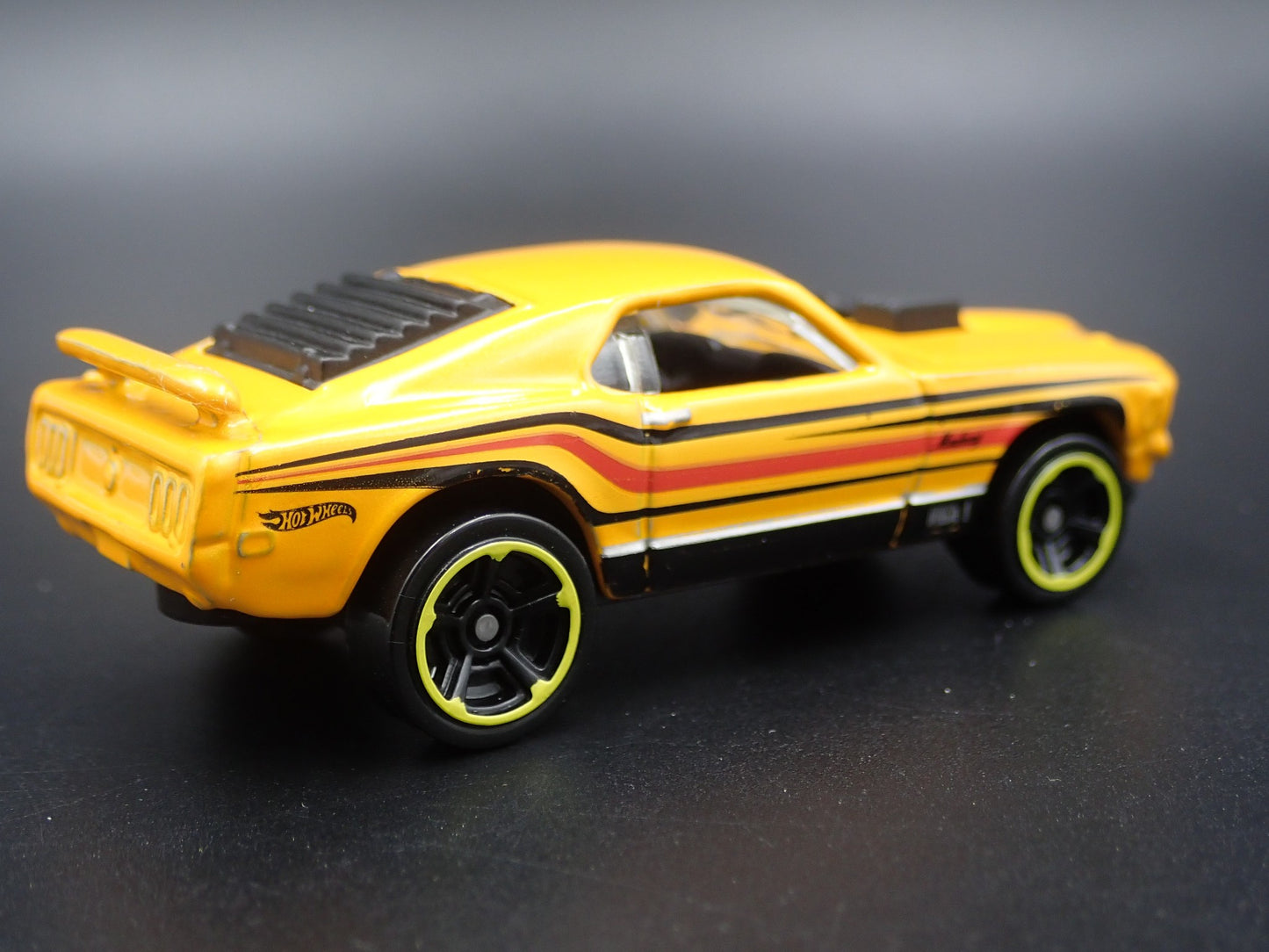1970 70 FORD MUSTANG MACH 1 FASTBACK ORANGE 1:64 SCALE DIORAMA DIECAST MODEL CAR