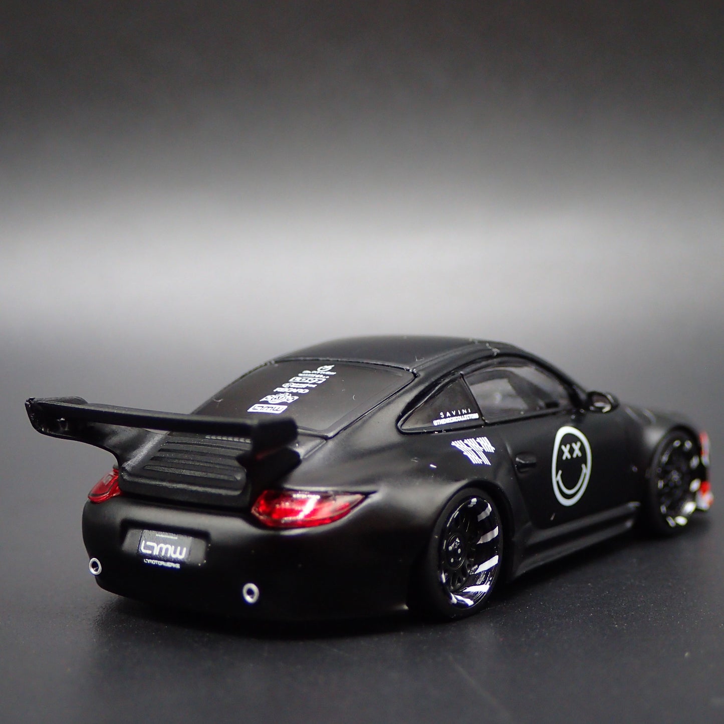 997 PORSCHE 911 OLD & NEW RARE 1:64 SCALE COLLECTIBLE DIORAMA DIECAST MODEL CAR