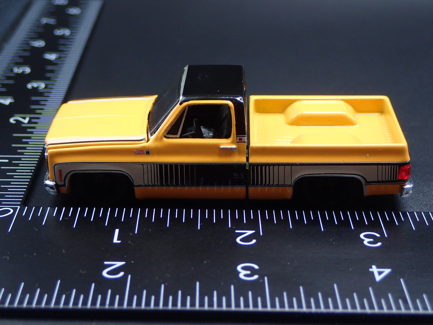 1976 76 GMC SIERRA GRANDE 15 PICKUP TRUCK SQUAREBODY ORANGE 1/64 SCALE MODEL CAR