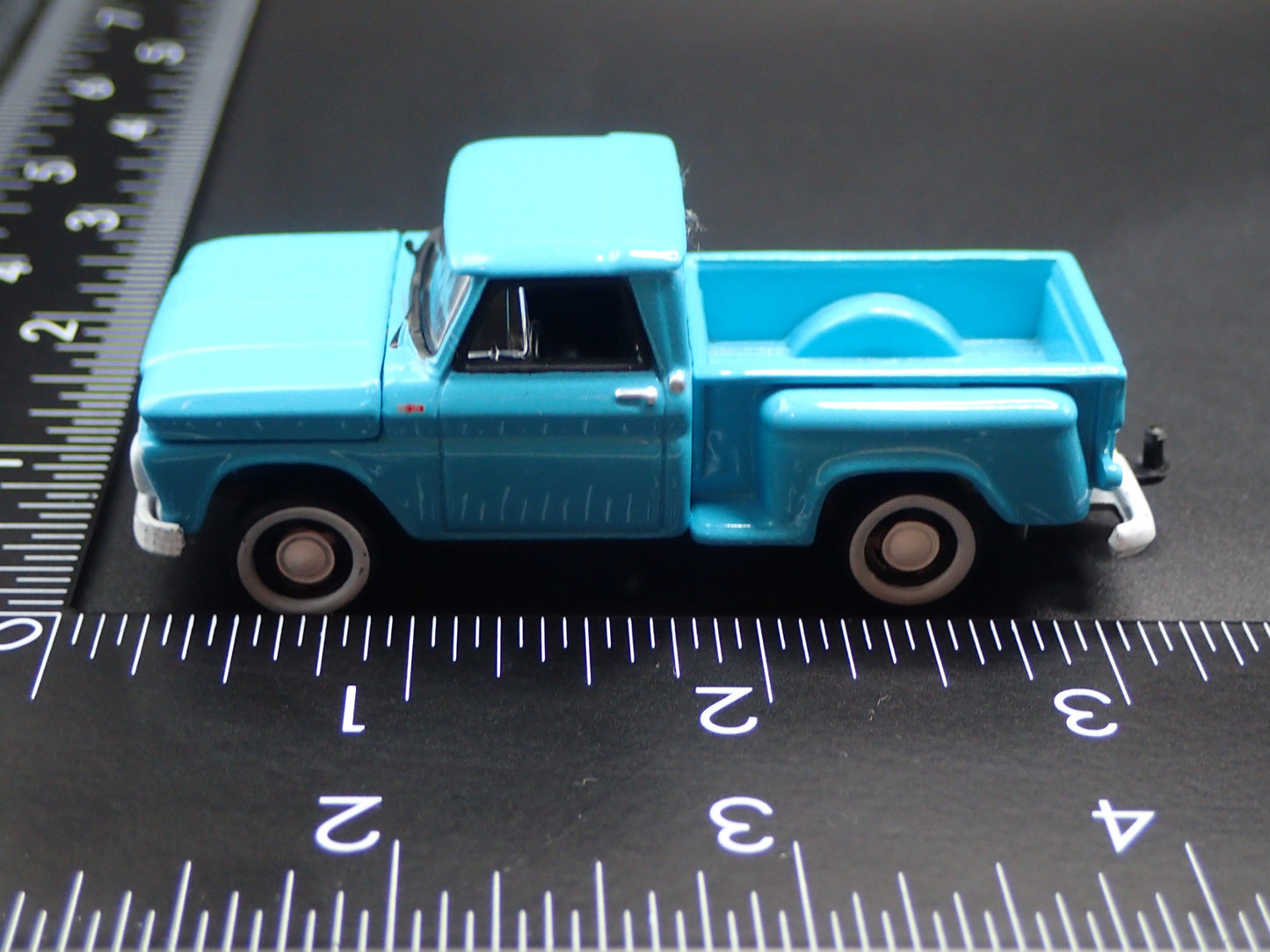 1965 65 CHEVY CHEVROLET STEPSIDE PICKUP TRUCK HITCH 1:64 SCALE DIECAST MODEL CAR