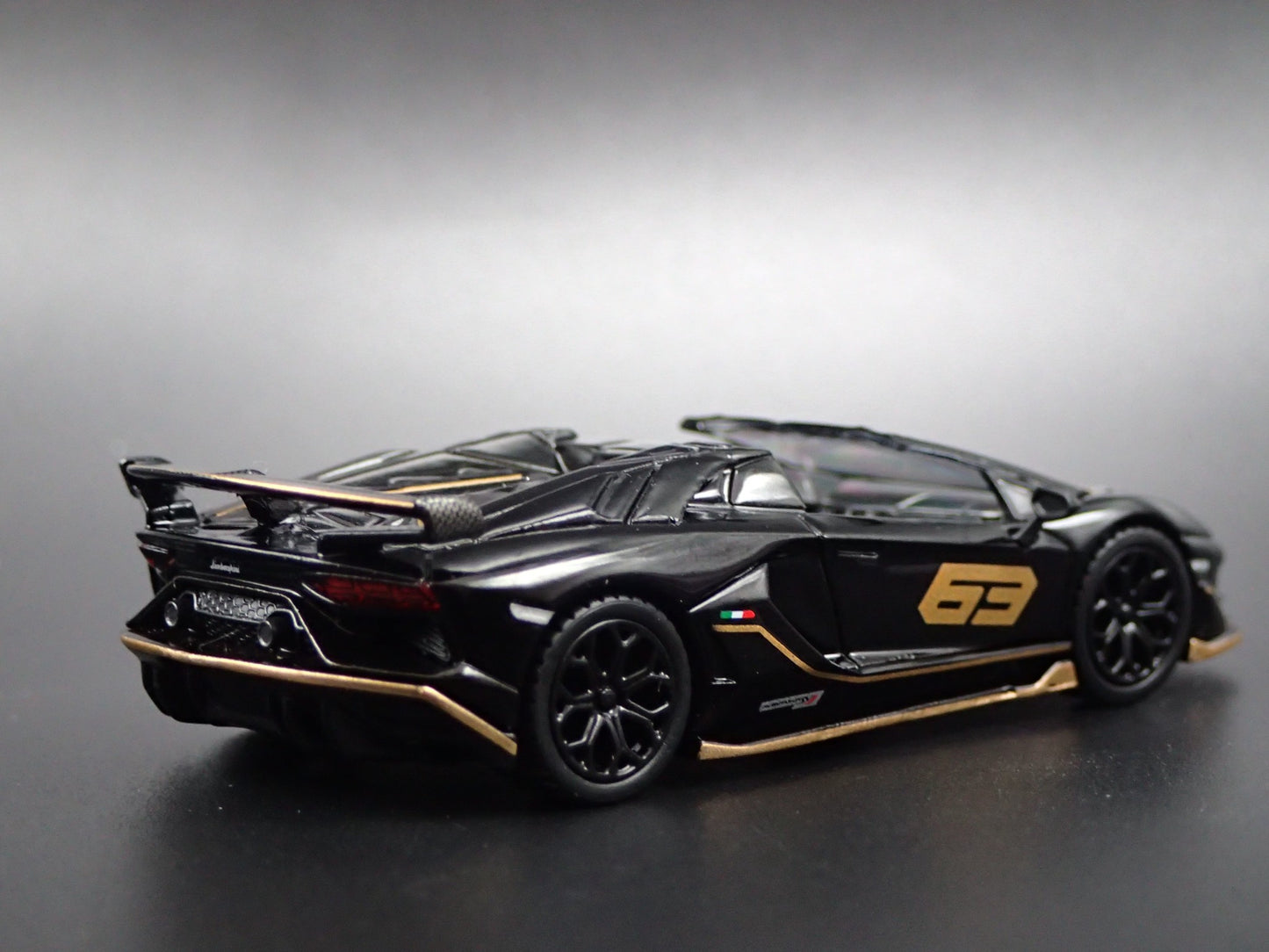 2019-2021 LAMBORGHINI AVENTADOR SVJ ROADSTER BLACK 1:64 SCALE DIECAST MODEL CAR