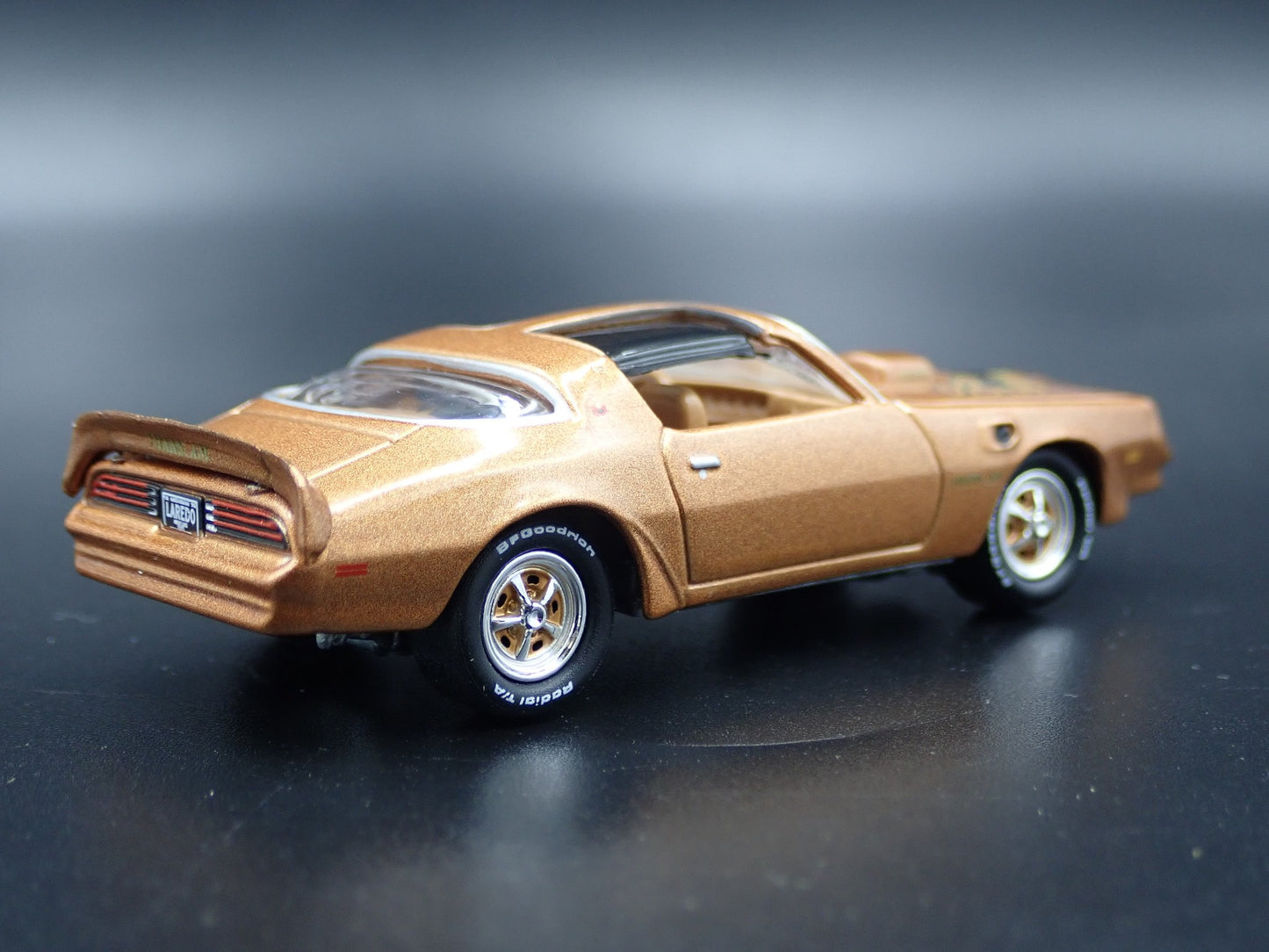 1978 PONTIAC FIREBIRD TRANS AM T/A GOLD 1:64 SCALE COLLECTIBLE DIECAST MODEL CAR