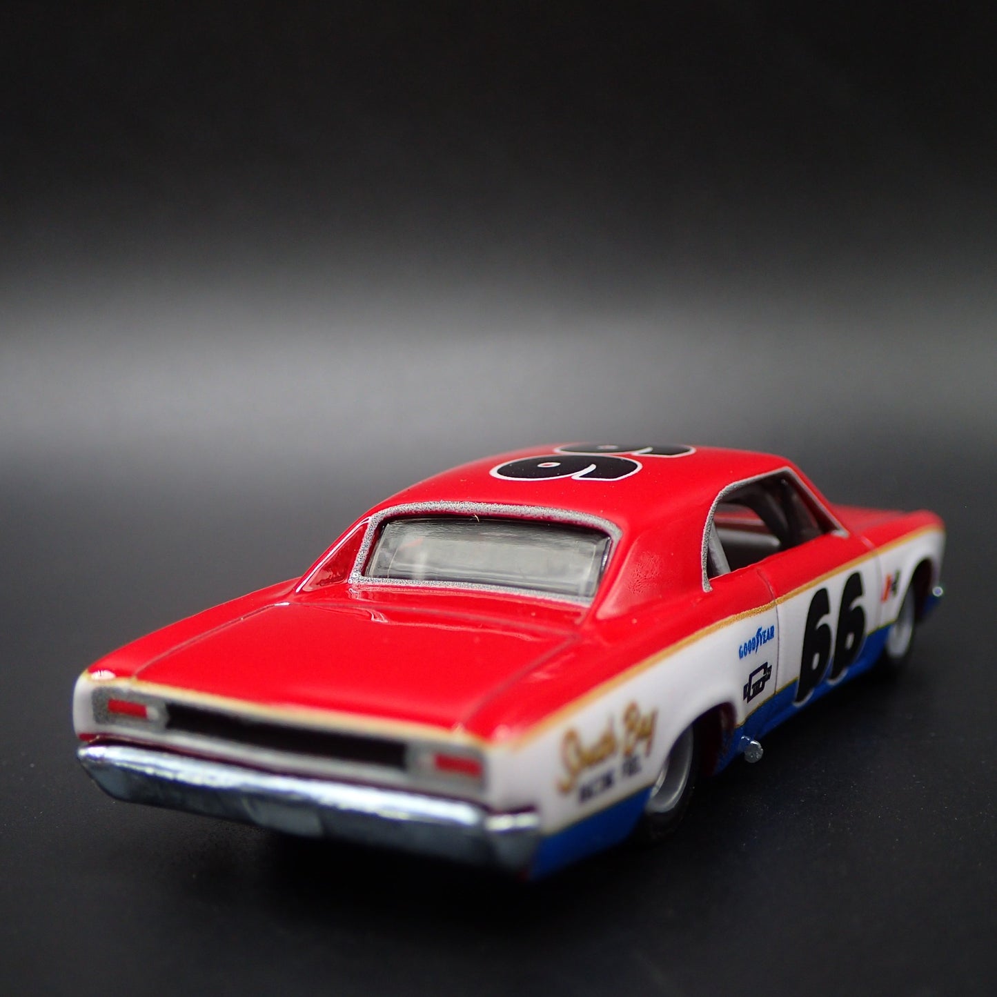 1966 66 CHEVY CHEVROLET CHEVELLE RACING 1/64 SCALE DIORAMA DIECAST MODEL CAR