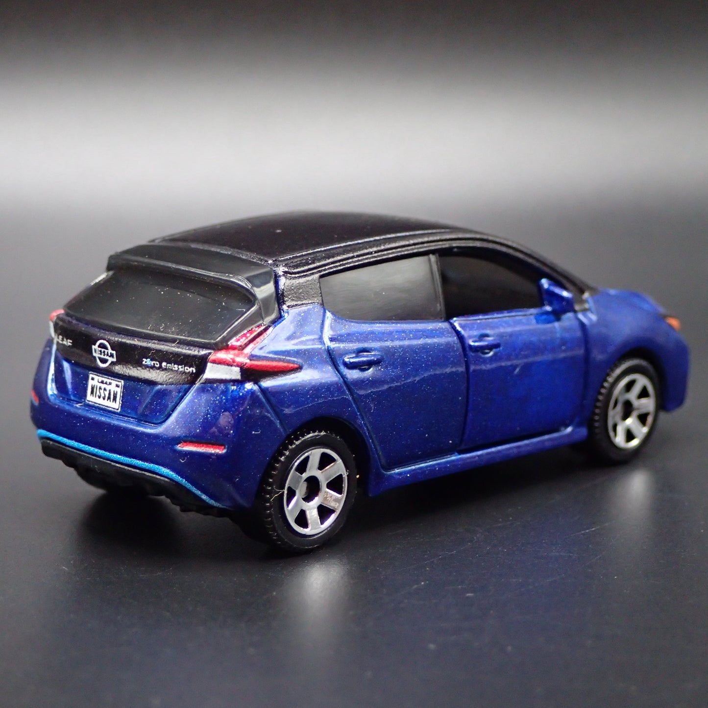 2018-2025 NISSAN LEAF 4 FOUR DOOR BLUE 1:64 SCALE COLLECTIBLE DIECAST MODEL CAR