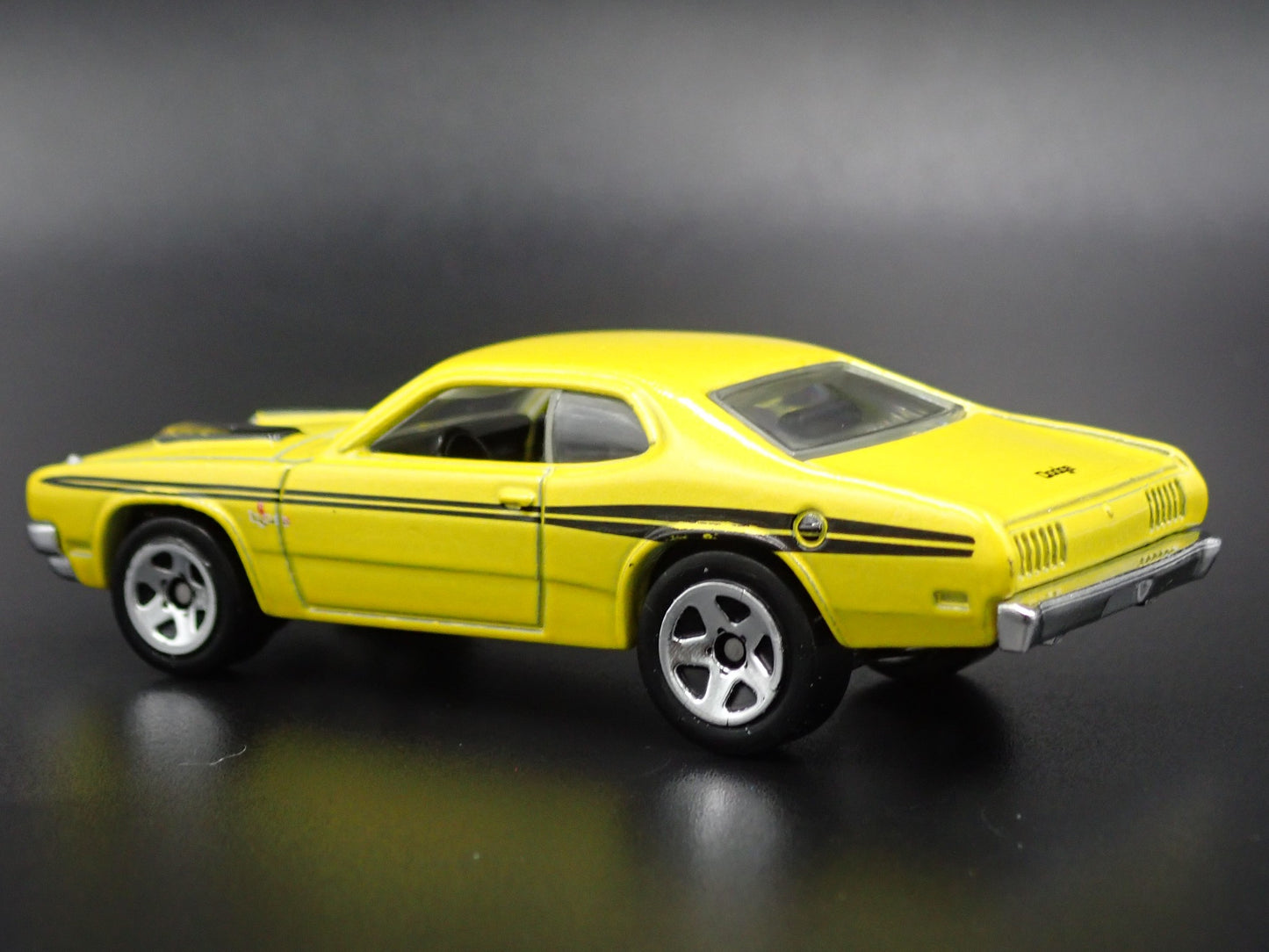 1971 71 DODGE DEMON YELLOW 1/64 SCALE COLLECTIBLE DIORAMA DIECAST MODEL CAR