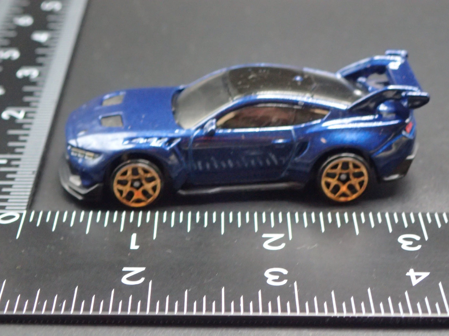 2025 25 FORD MUSTANG GTD BLUE 1:64 SCALE COLLECTIBLE DIORAMA DIECAST MODEL CAR