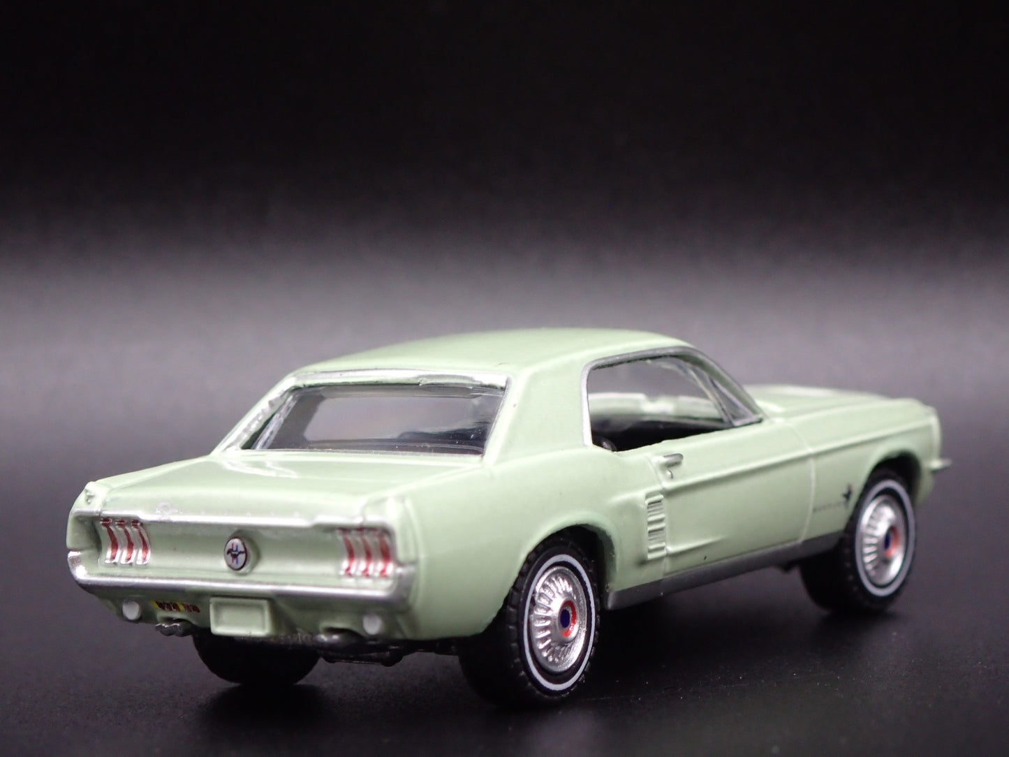 1967 67 FORD MUSTANG COUPE RARE 1:64 SCALE COLLECTIBLE DIORAMA DIECAST MODEL CAR