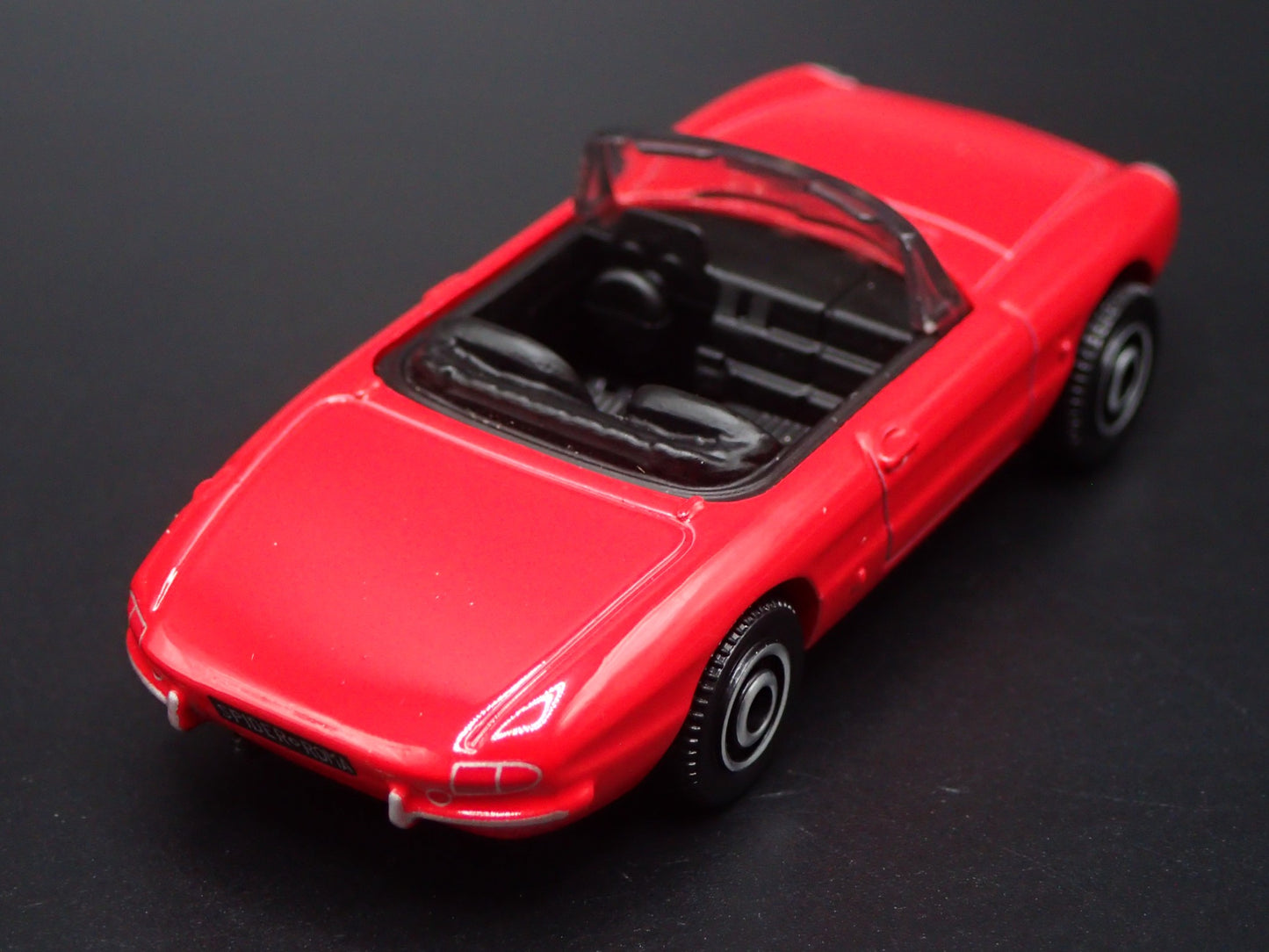 1966-1969 ALFA ROMEO DUETTO CONVERTIBLE RED 1:64 SCALE DIORAMA DIECAST MODEL CAR