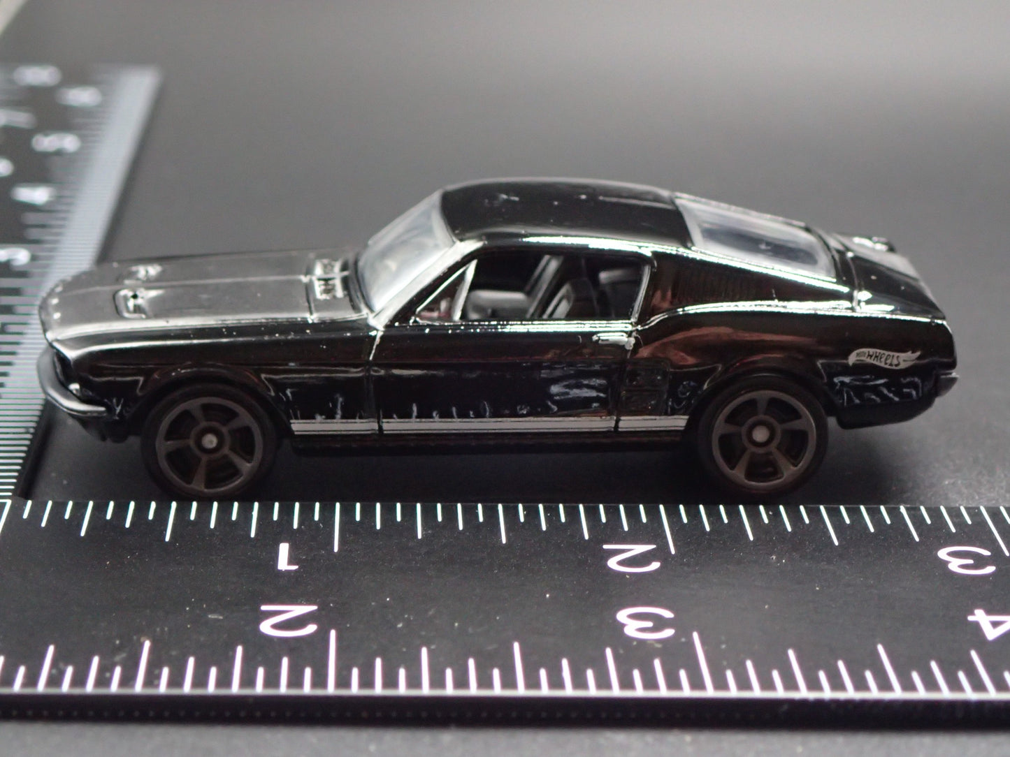 1967 67 FORD MUSTANG FASTBACK BLACK 1:64 SCALE COLLECTIBLE DIECAST MODEL CAR