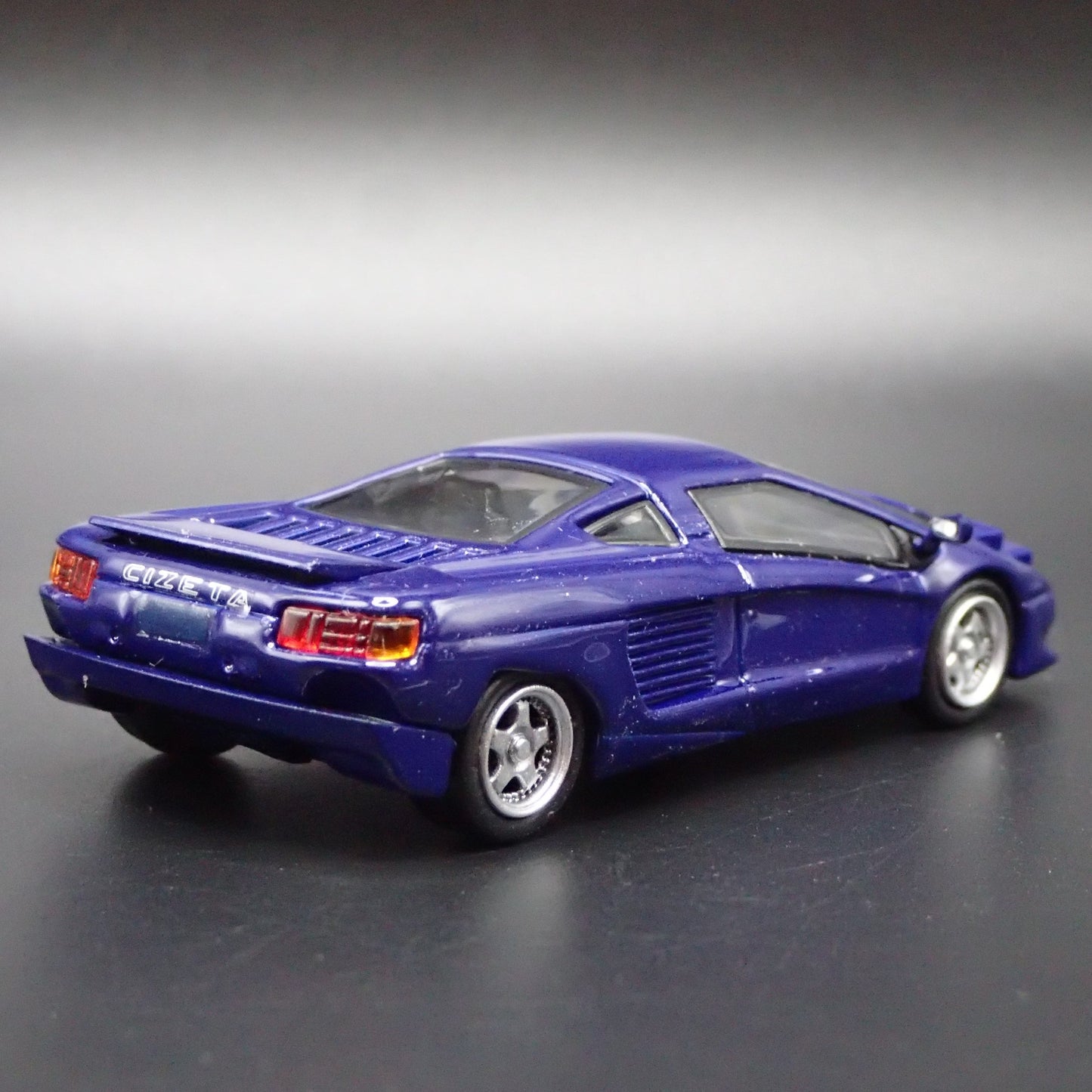 1991-2003 CIZETA V16T SUPER CAR 1:64 SCALE COLLECTIBLE DIORAMA DIECAST MODEL CAR